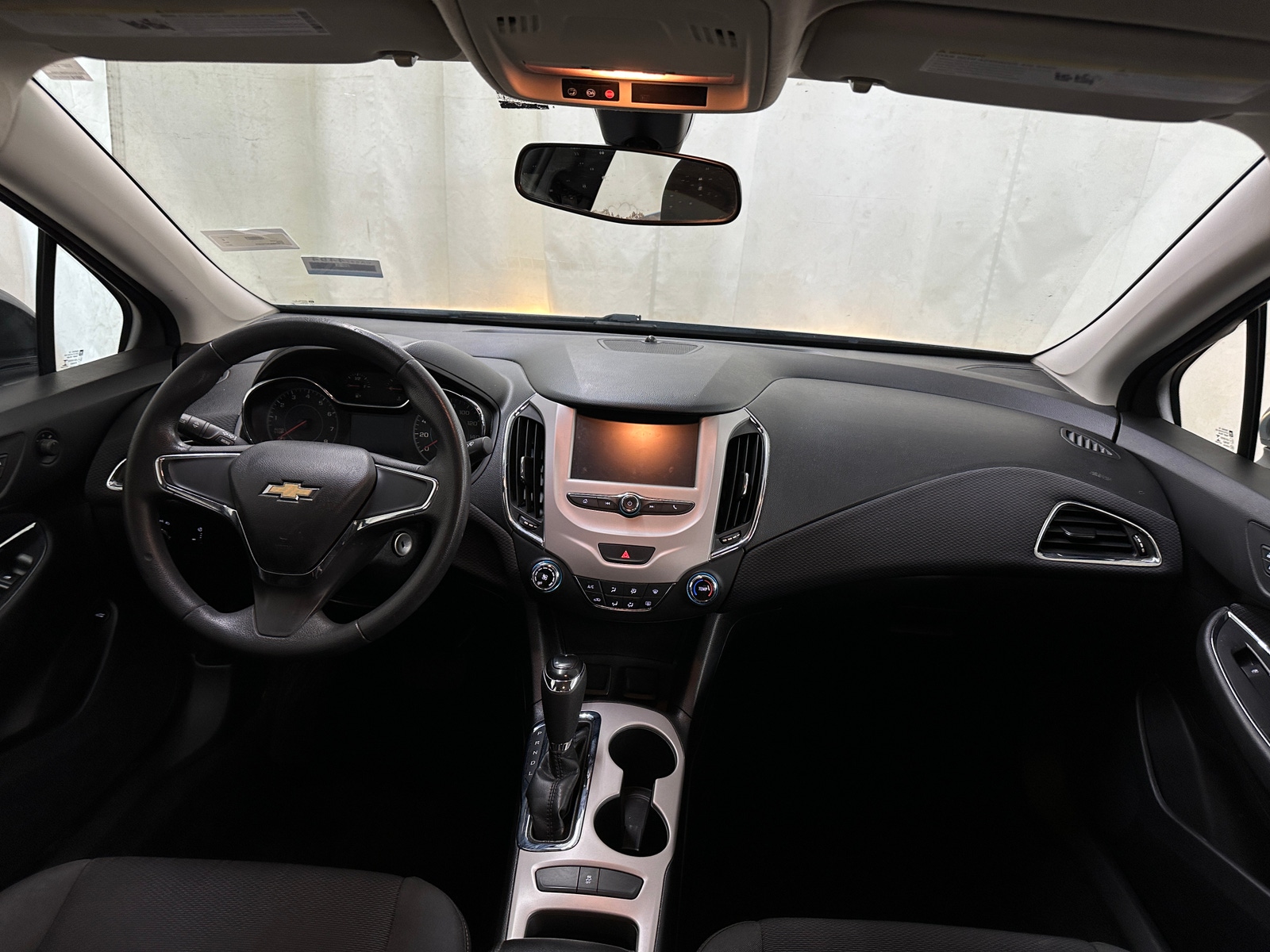 Thumbnail: 2017 Chevrolet Cruze - 3