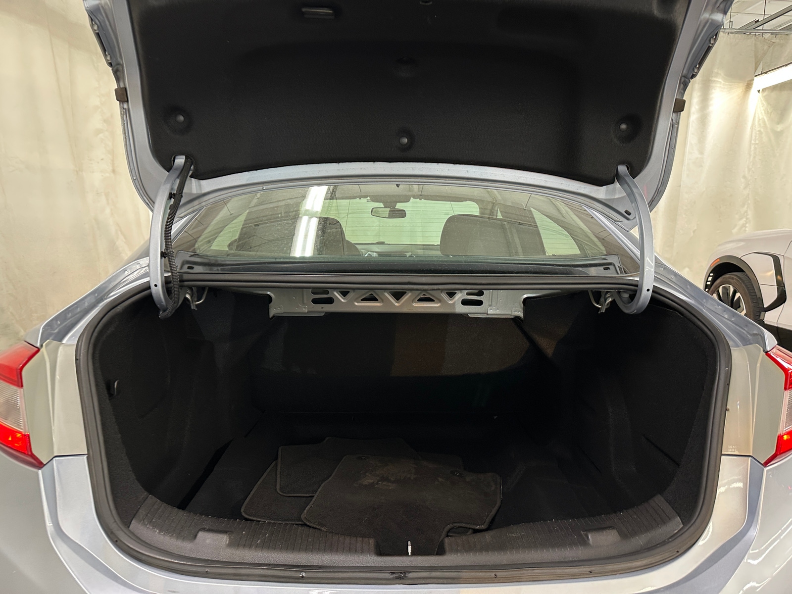 Thumbnail: 2017 Chevrolet Cruze - 7