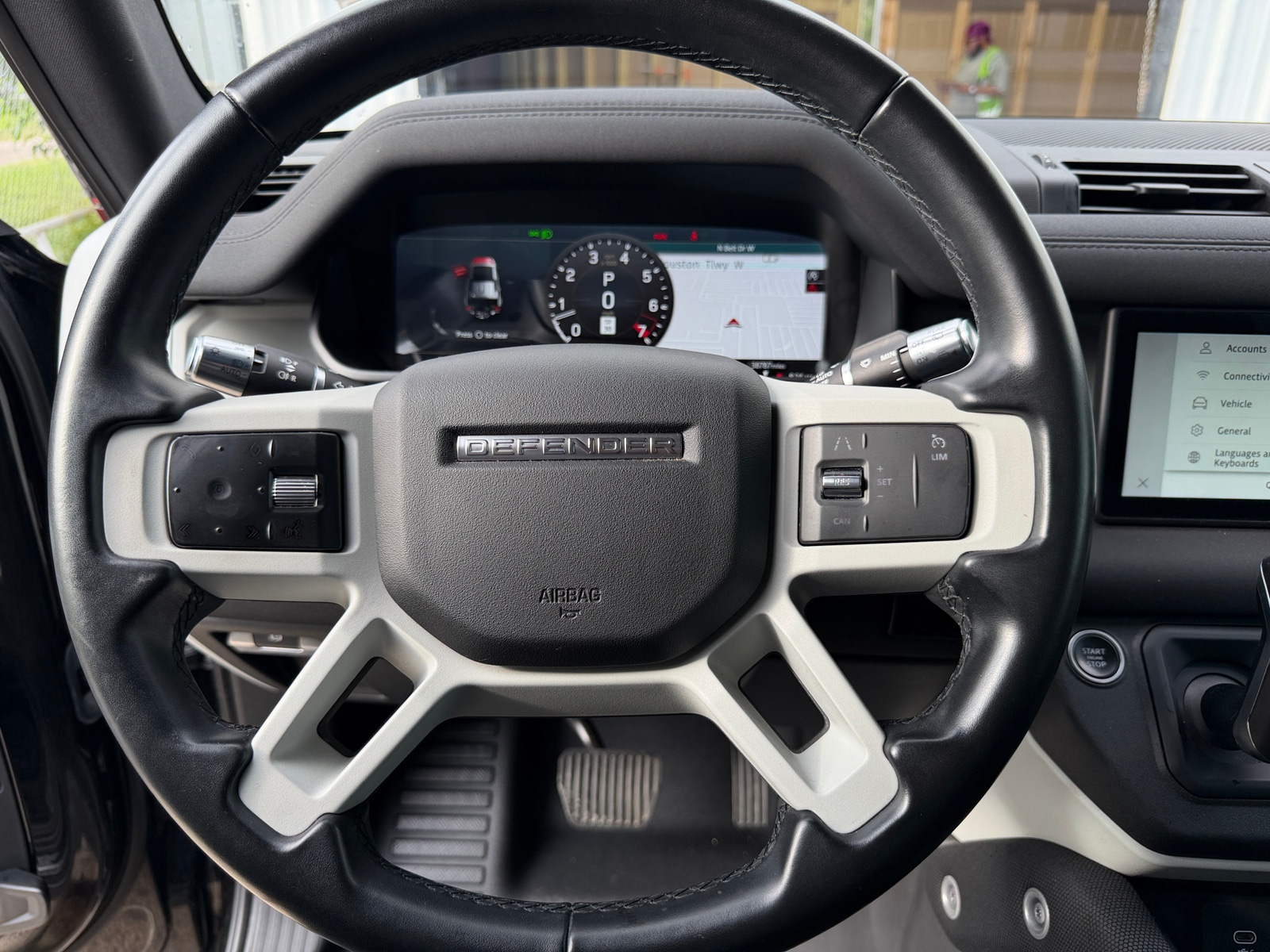 Thumbnail: 2022 Land Rover Defender - 4