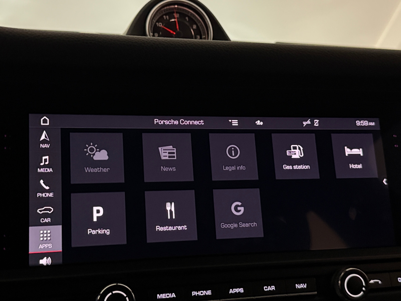 Thumbnail: 2020 Porsche Macan - 4