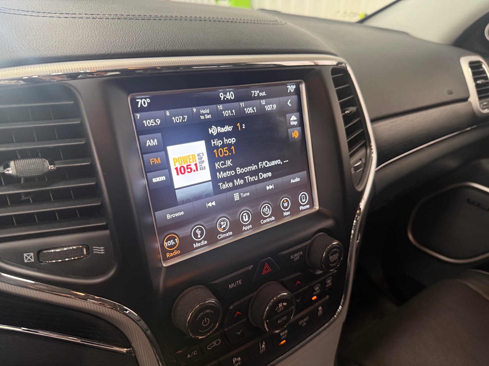 Thumbnail: 2018 Jeep Grand Cherokee - 3