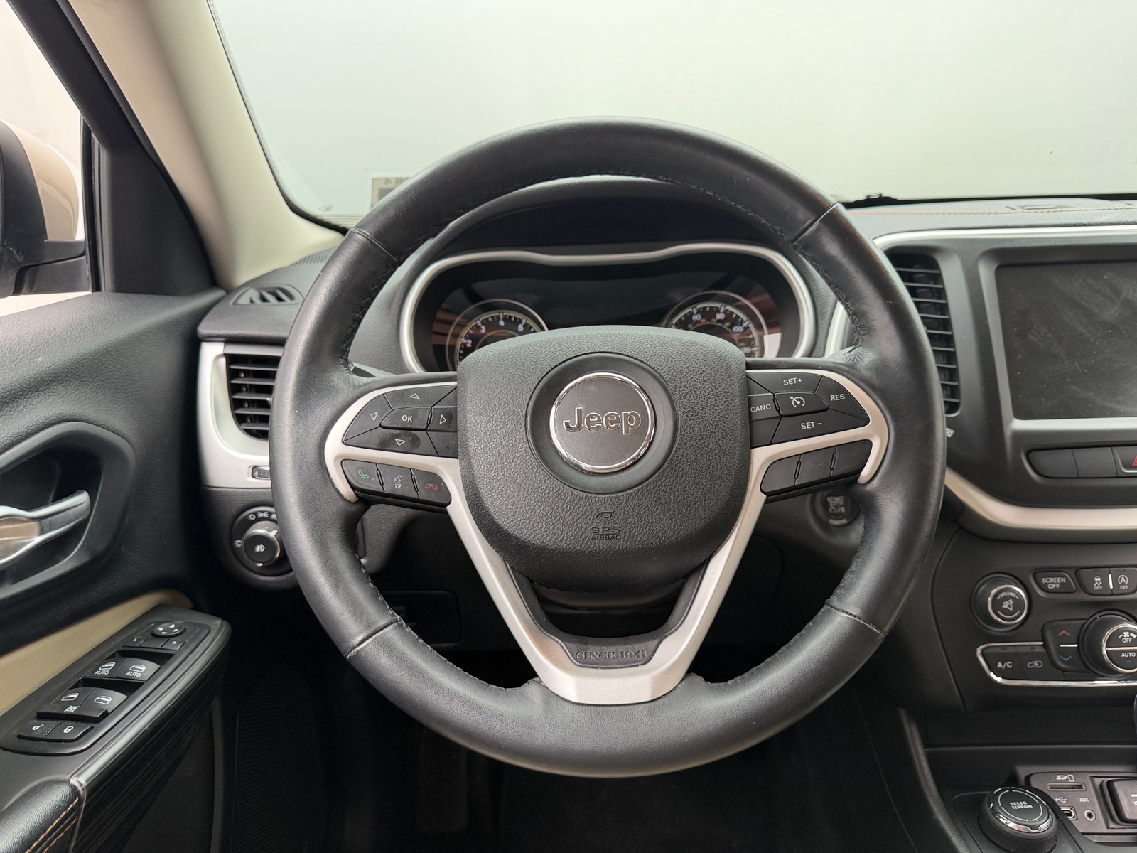 Thumbnail: 2015 Jeep Cherokee - 4