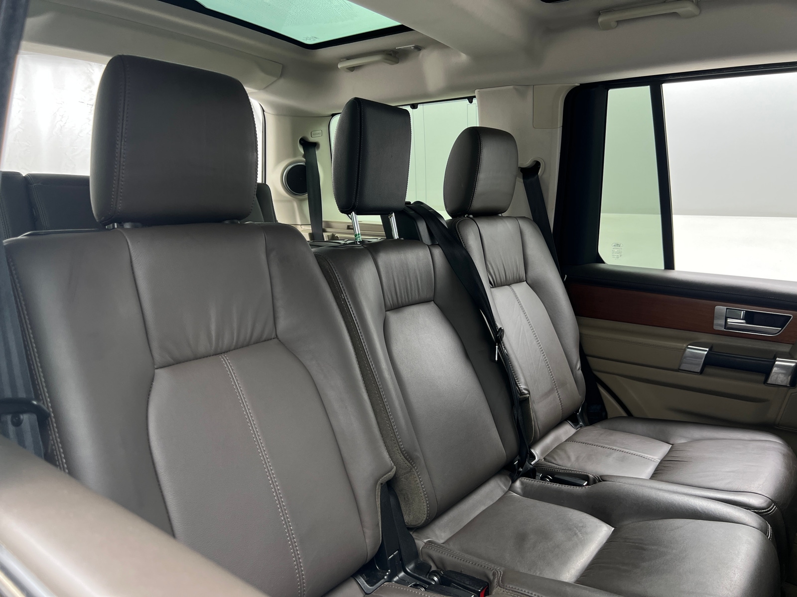 Thumbnail: 2016 Land Rover LR4 - 5