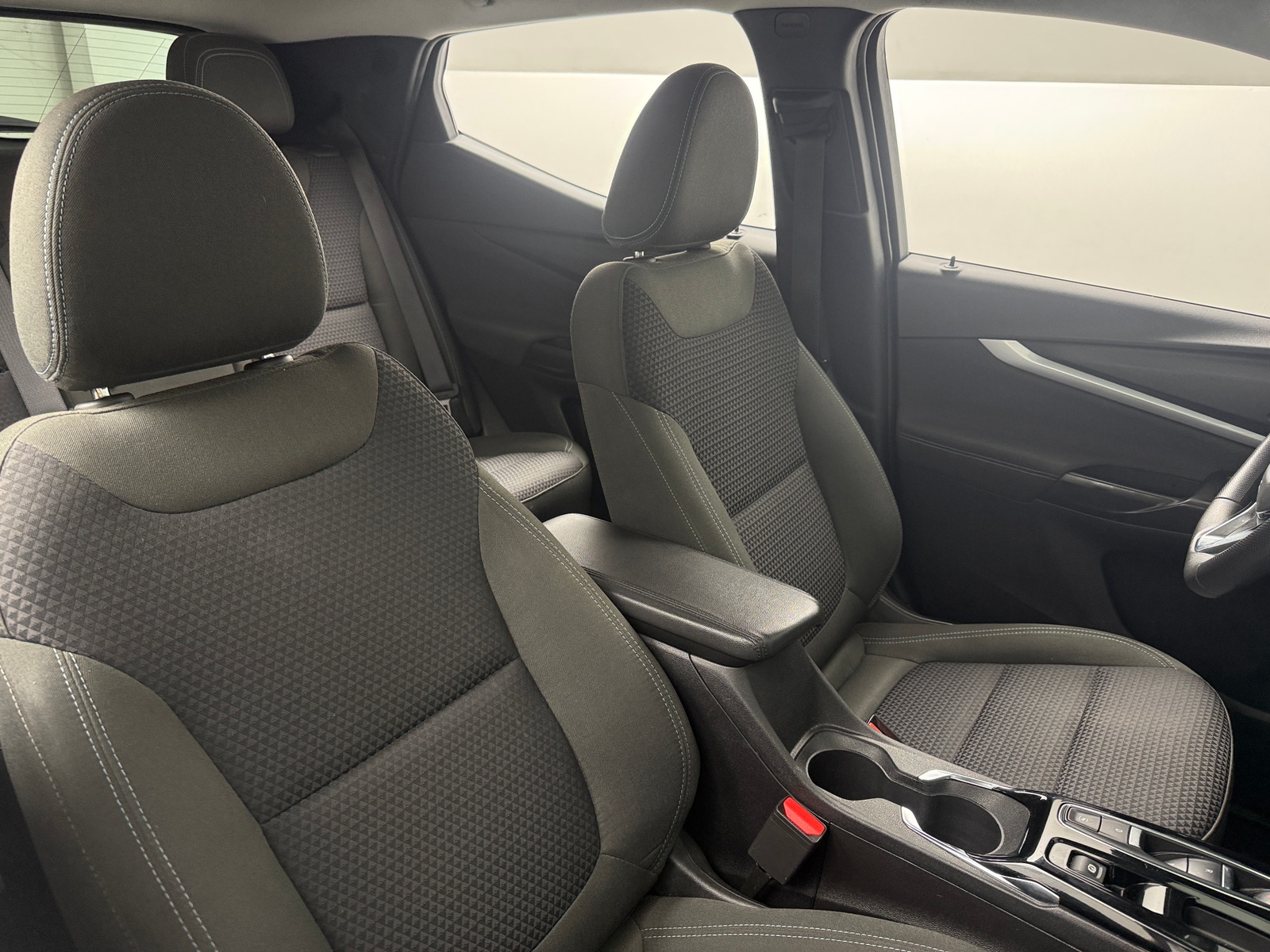 Thumbnail: 2023 Chevrolet Bolt EUV - 2