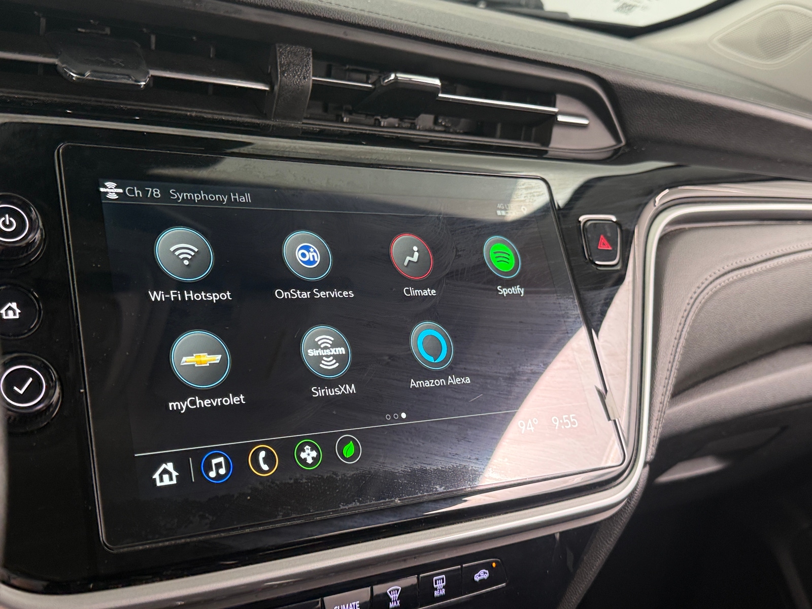 Thumbnail: 2023 Chevrolet Bolt EUV - 4