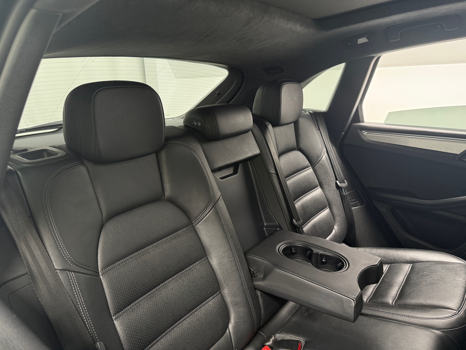 Thumbnail: 2015 Porsche Macan - 5