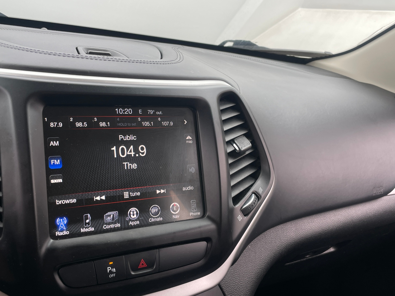 Thumbnail: 2018 Jeep Cherokee - 3