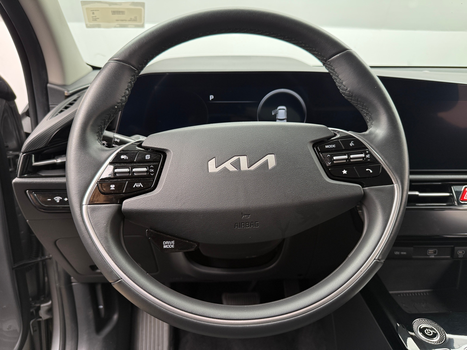 Thumbnail: 2023 Kia Niro - 5