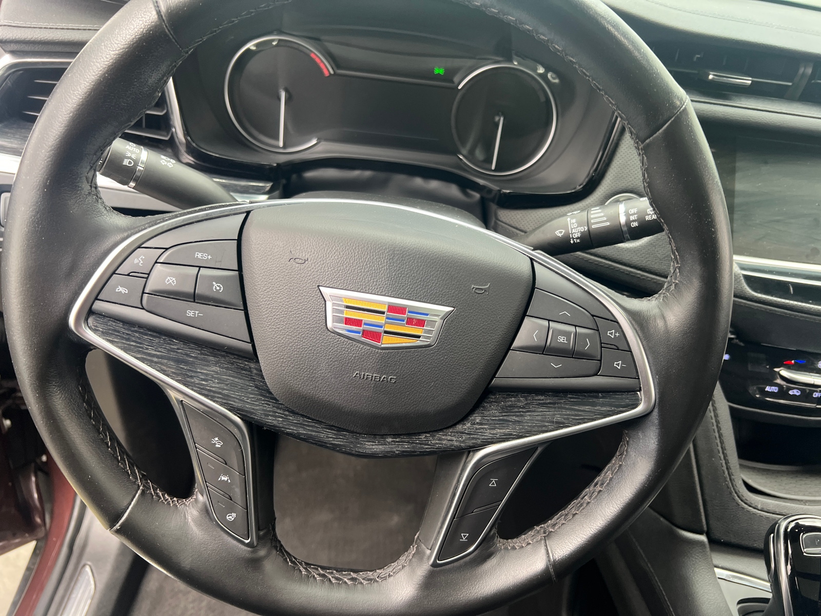 Thumbnail: 2023 Cadillac XT5 - 4