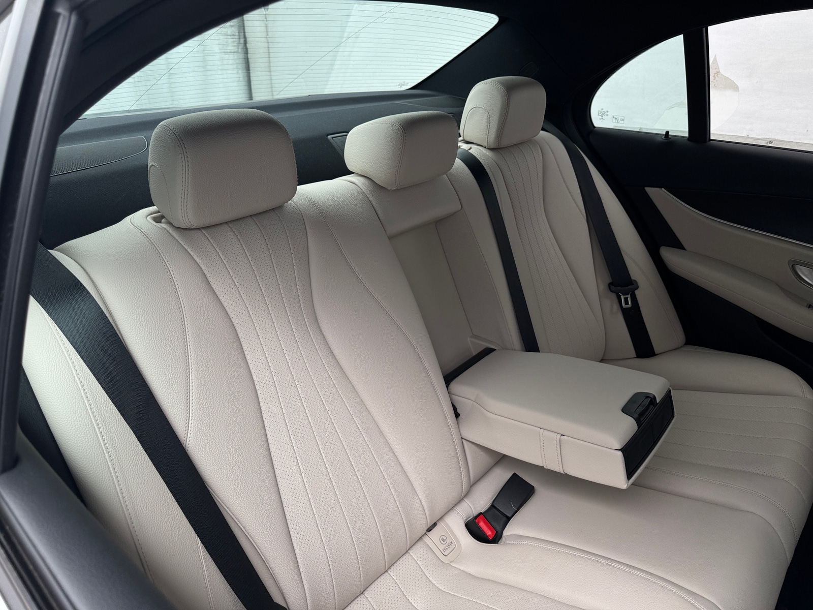 Thumbnail: 2017 Mercedes-Benz E-Class - 5
