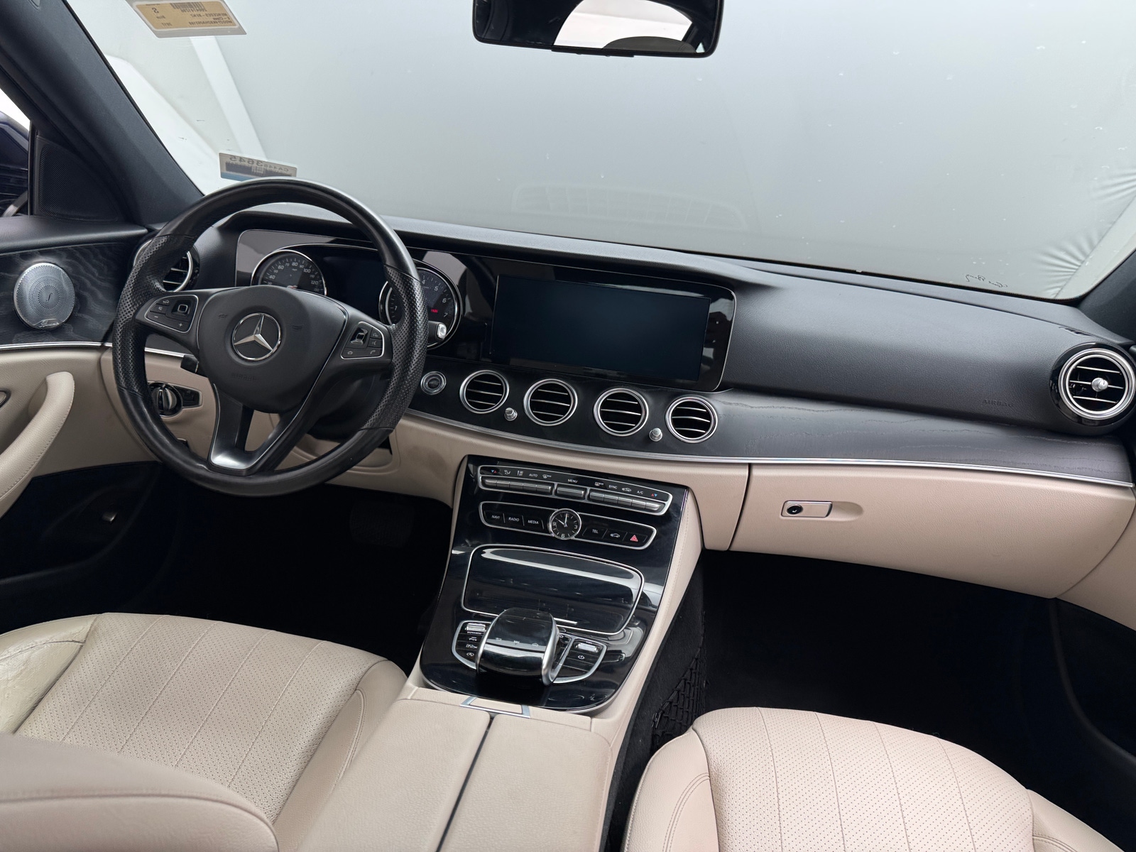 Thumbnail: 2017 Mercedes-Benz E-Class - 2