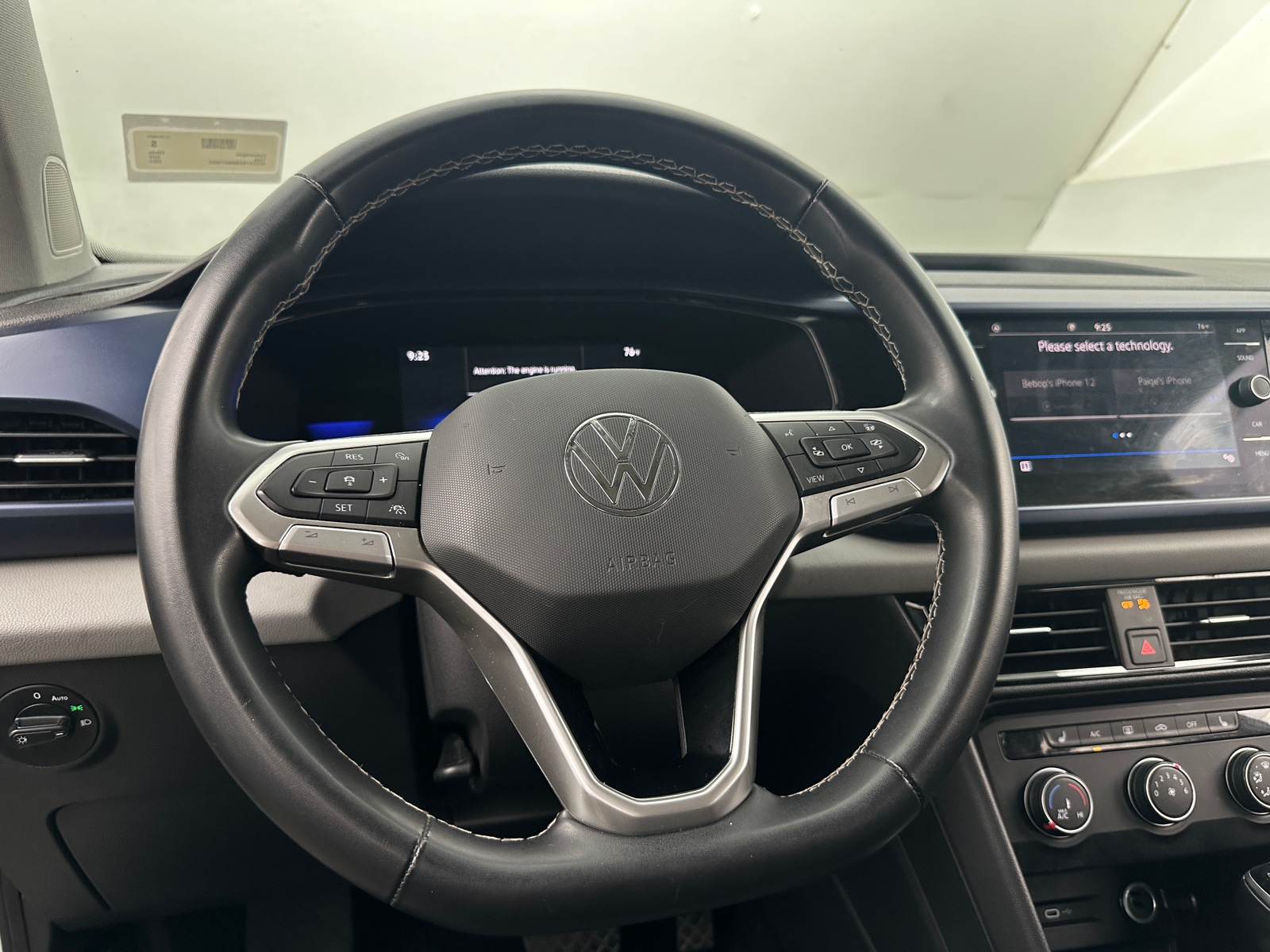Thumbnail: 2022 Volkswagen Taos - 4