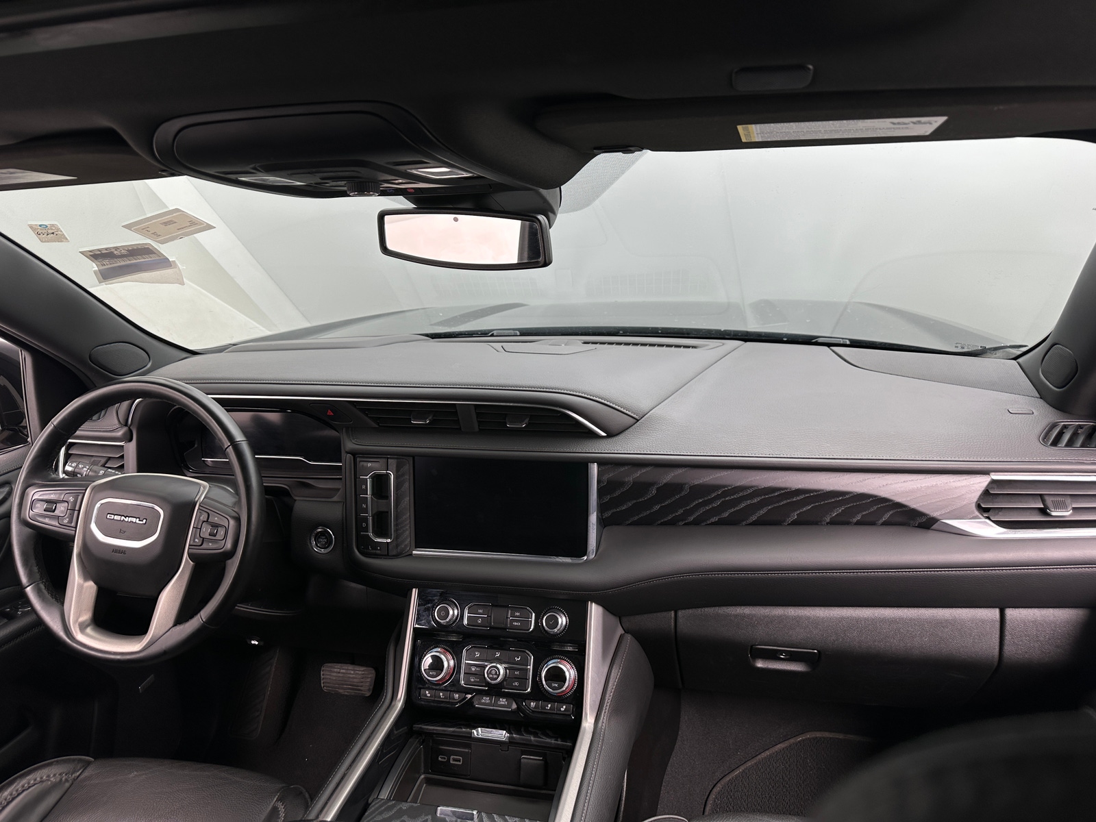 Thumbnail: 2023 GMC Yukon - 3