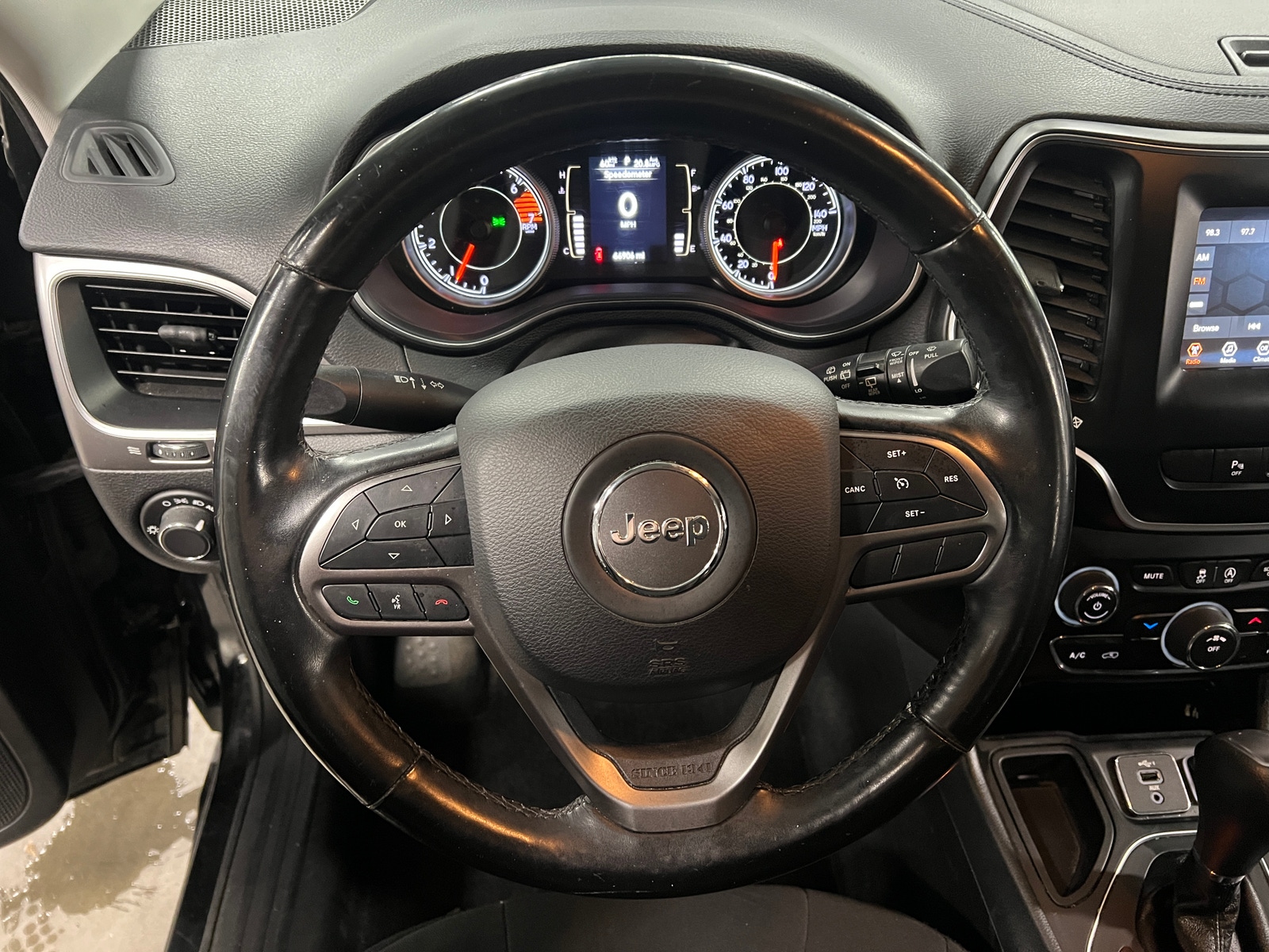 Thumbnail: 2020 Jeep Cherokee - 5