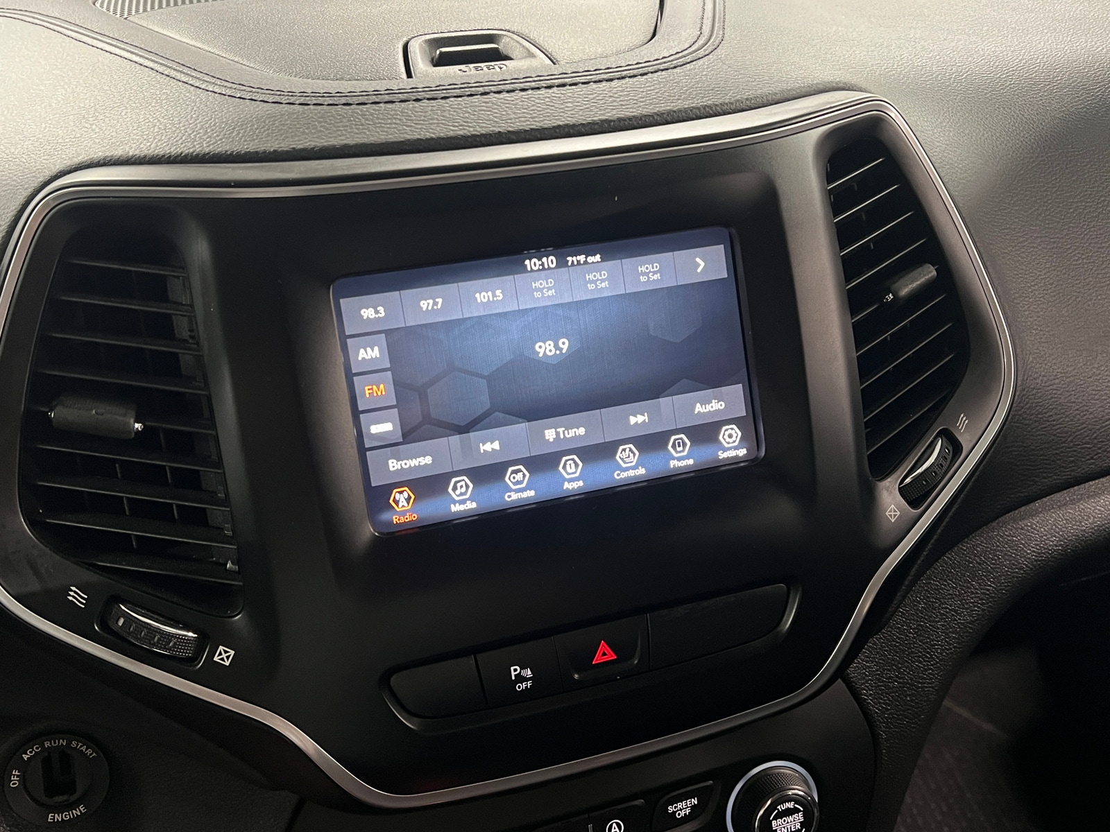 Thumbnail: 2020 Jeep Cherokee - 4