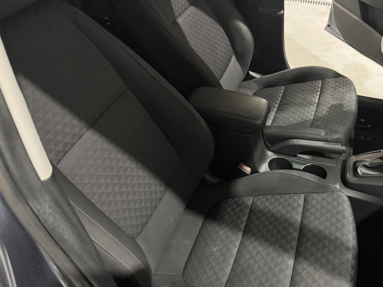 Thumbnail: 2020 Kia Rio - 2