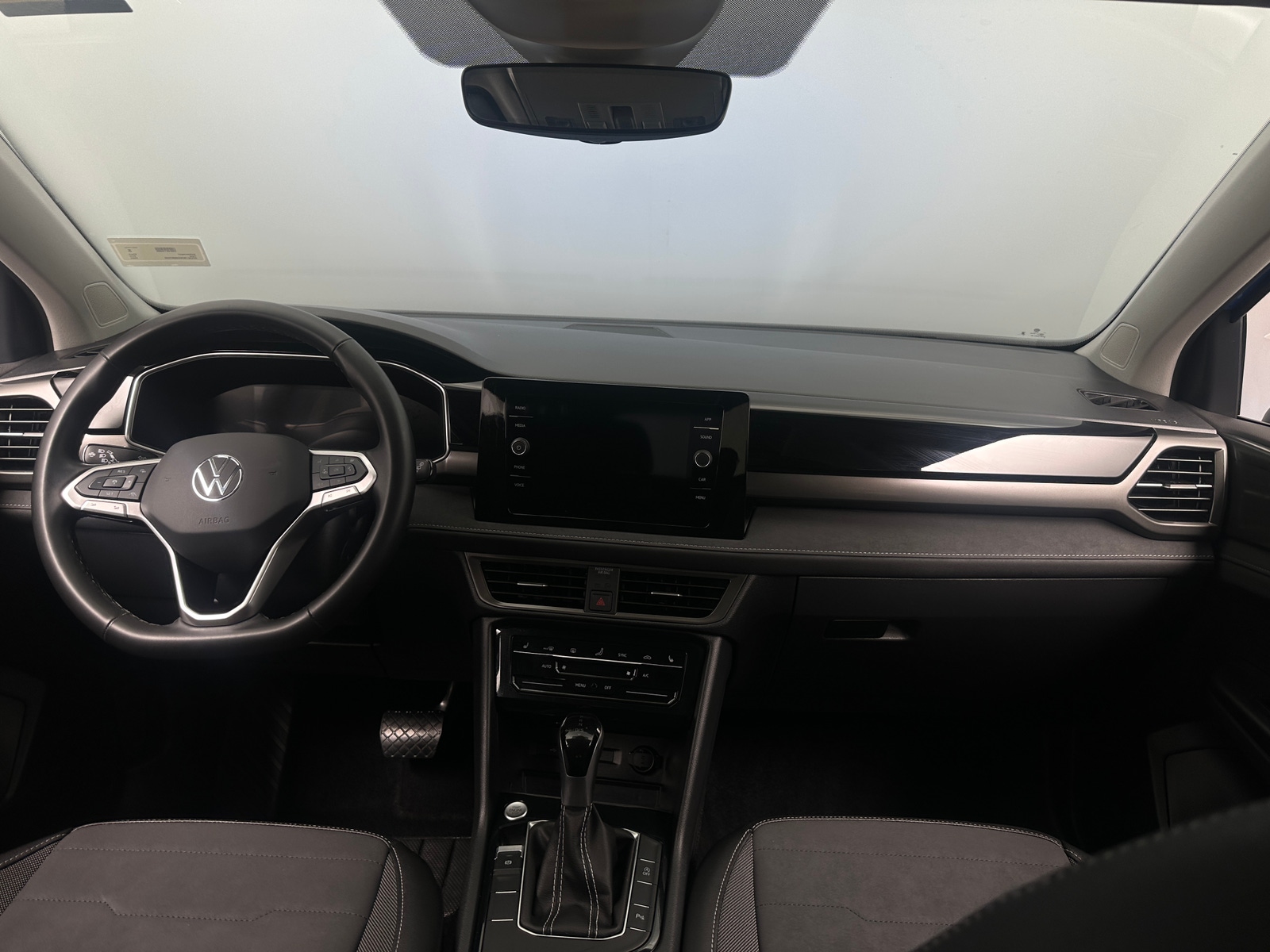 Thumbnail: 2025 Volkswagen Taos - 2