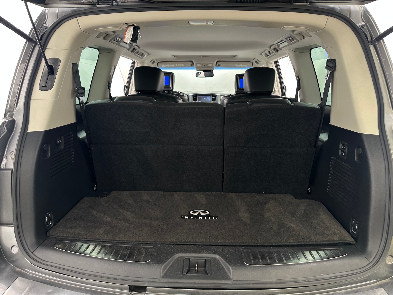 Thumbnail: 2017 INFINITI QX80 - 6