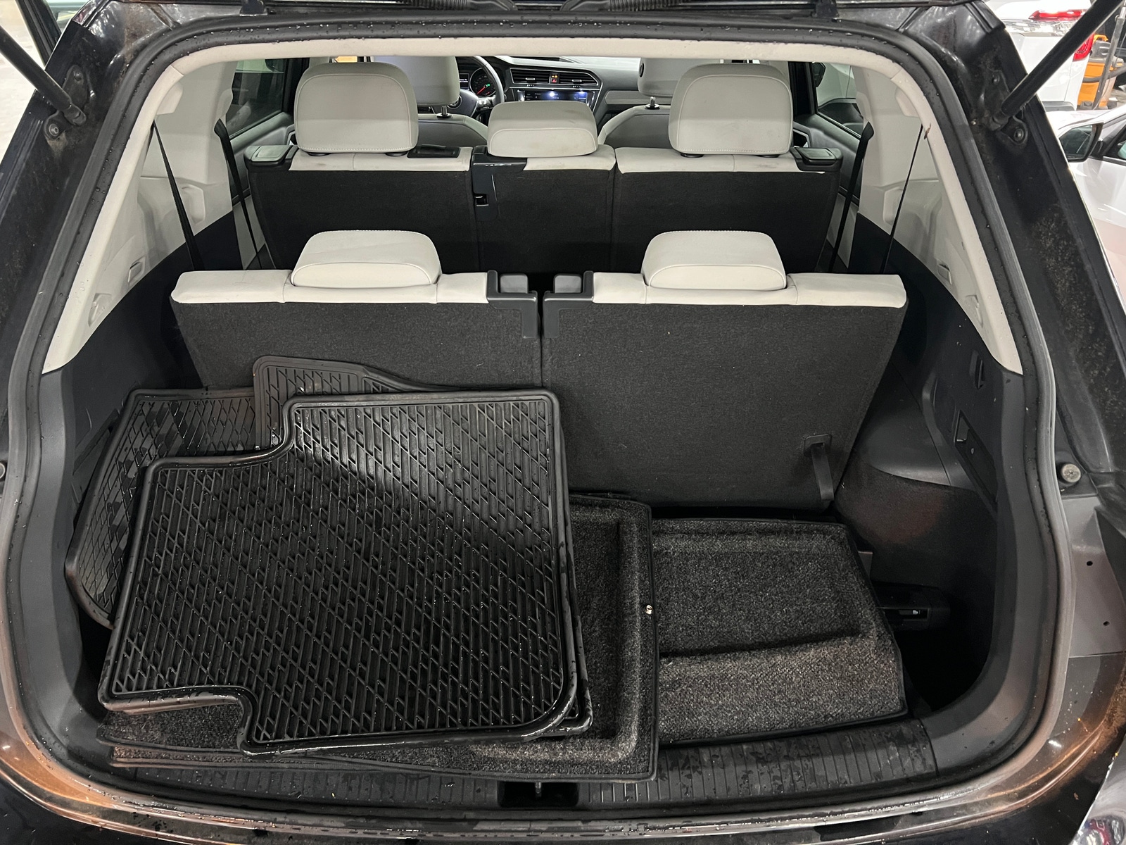 Thumbnail: 2020 Volkswagen Tiguan - 6