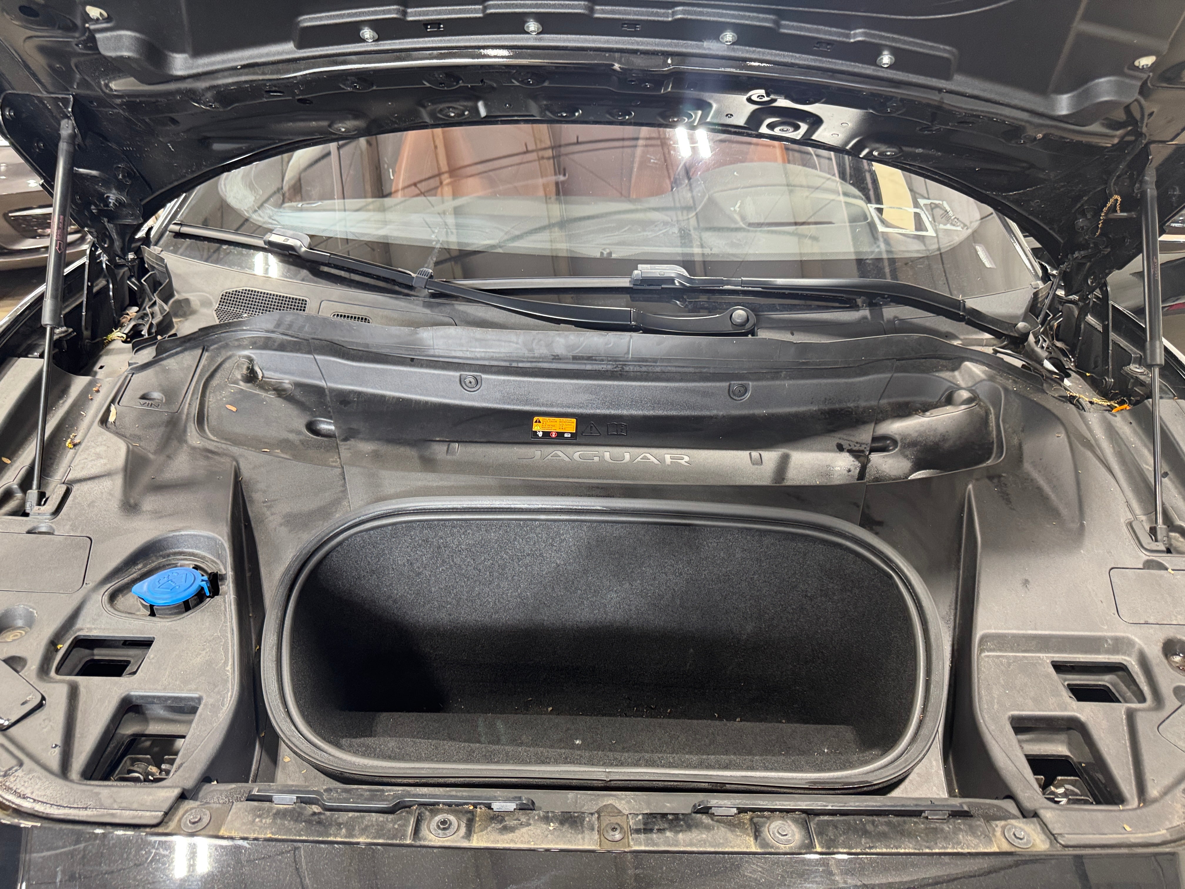 Used 2024 Jaguar I-PACE R-Dynamic HSE with VIN SADHM2S17R1632126 for sale in Oak Creek, WI