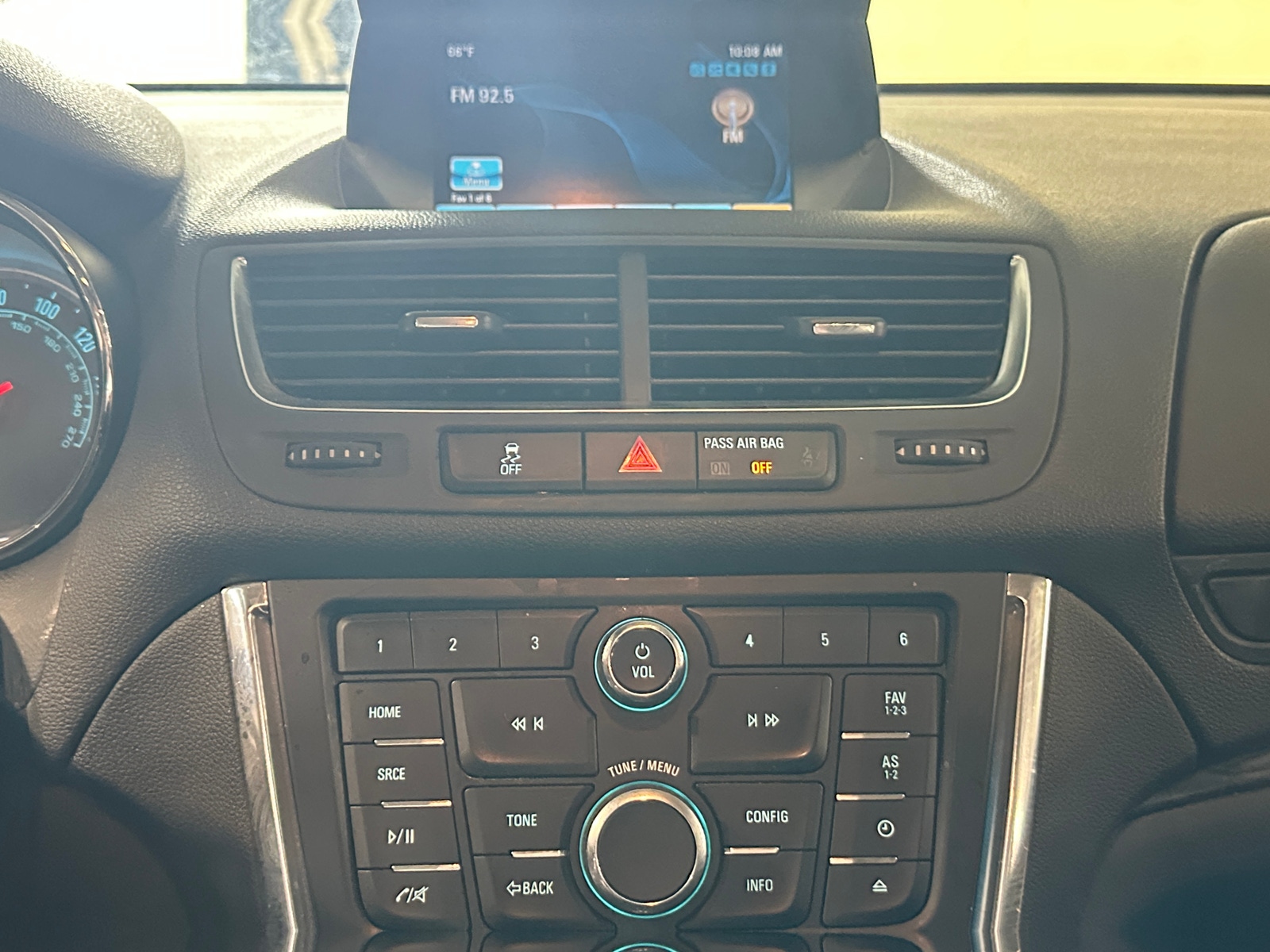 Thumbnail: 2016 Buick Encore - 3