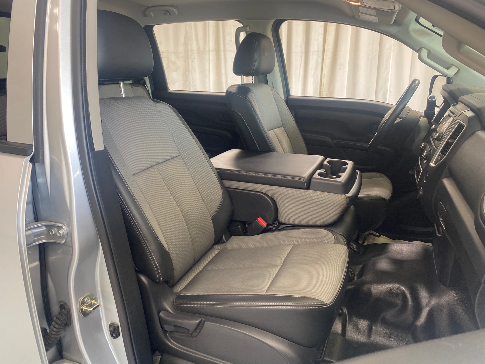 Thumbnail: 2018 Nissan Titan - 2