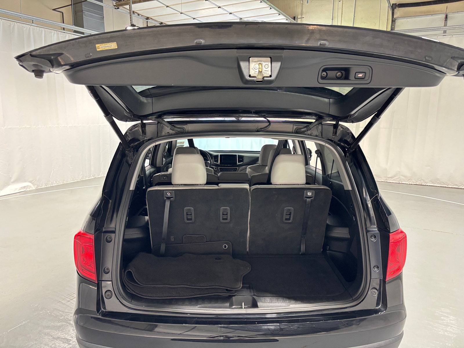 Thumbnail: 2016 Honda Pilot - 6