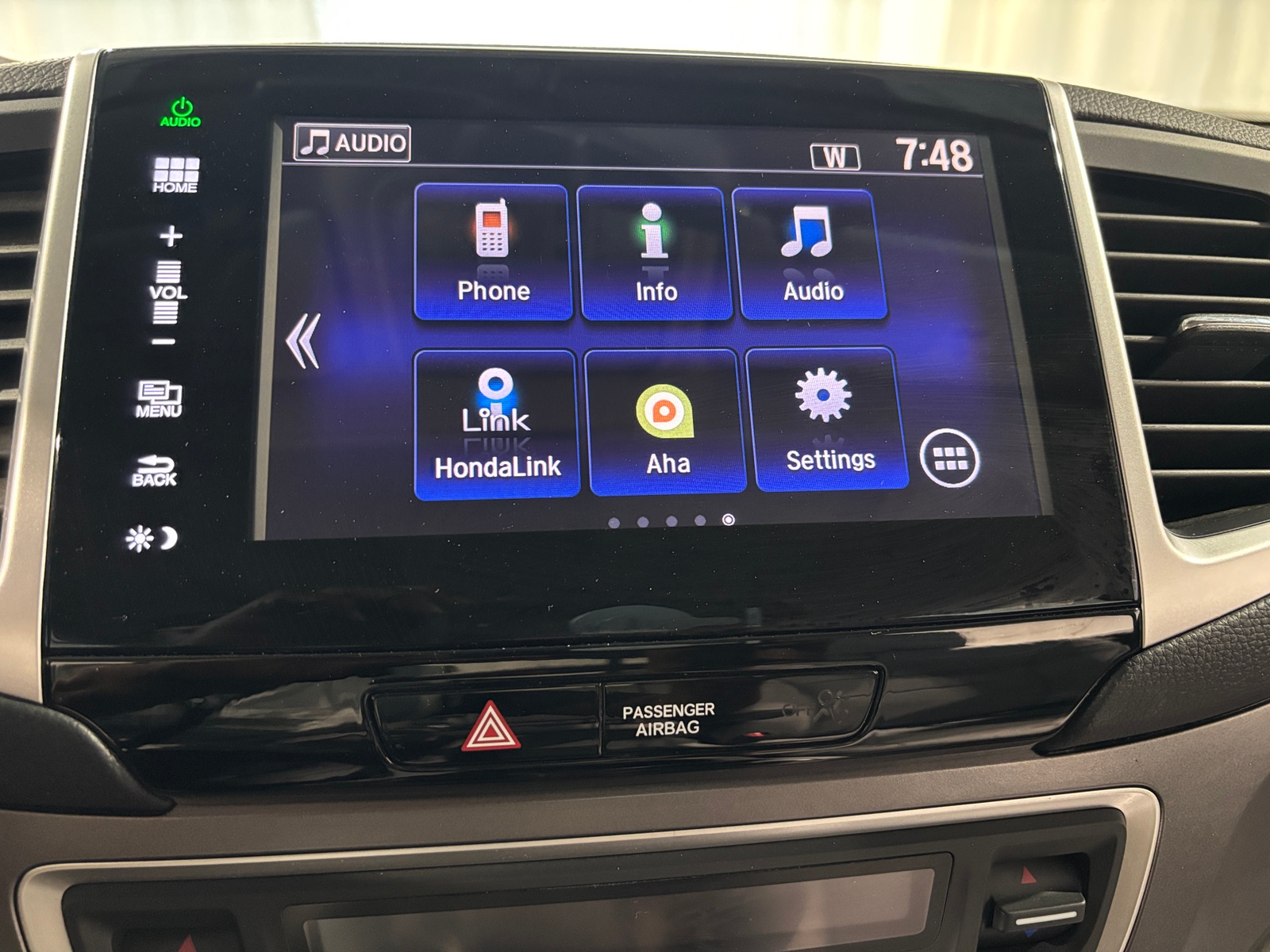 Thumbnail: 2016 Honda Pilot - 3