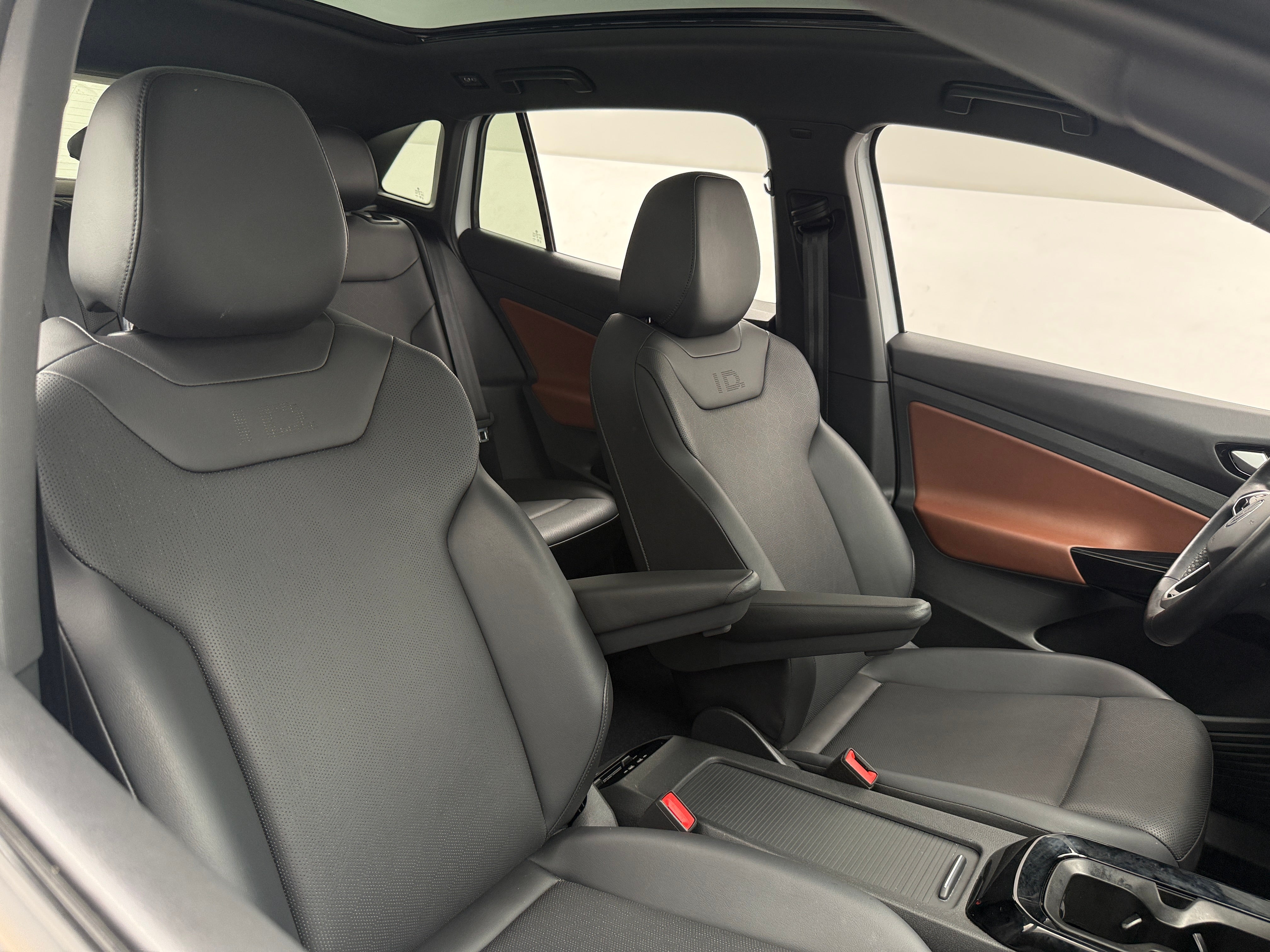 Used 2021 Volkswagen ID.4 PRO S with VIN WVGTMPE28MP042770 for sale in Auburn, WA