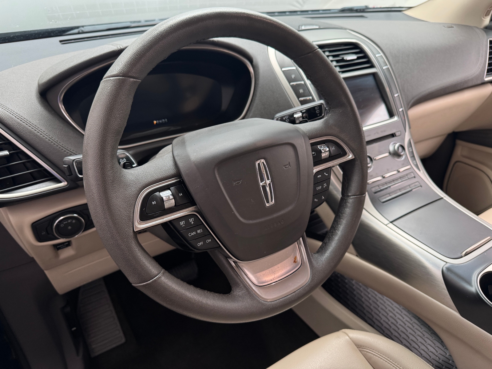 Thumbnail: 2019 Lincoln Nautilus - 4