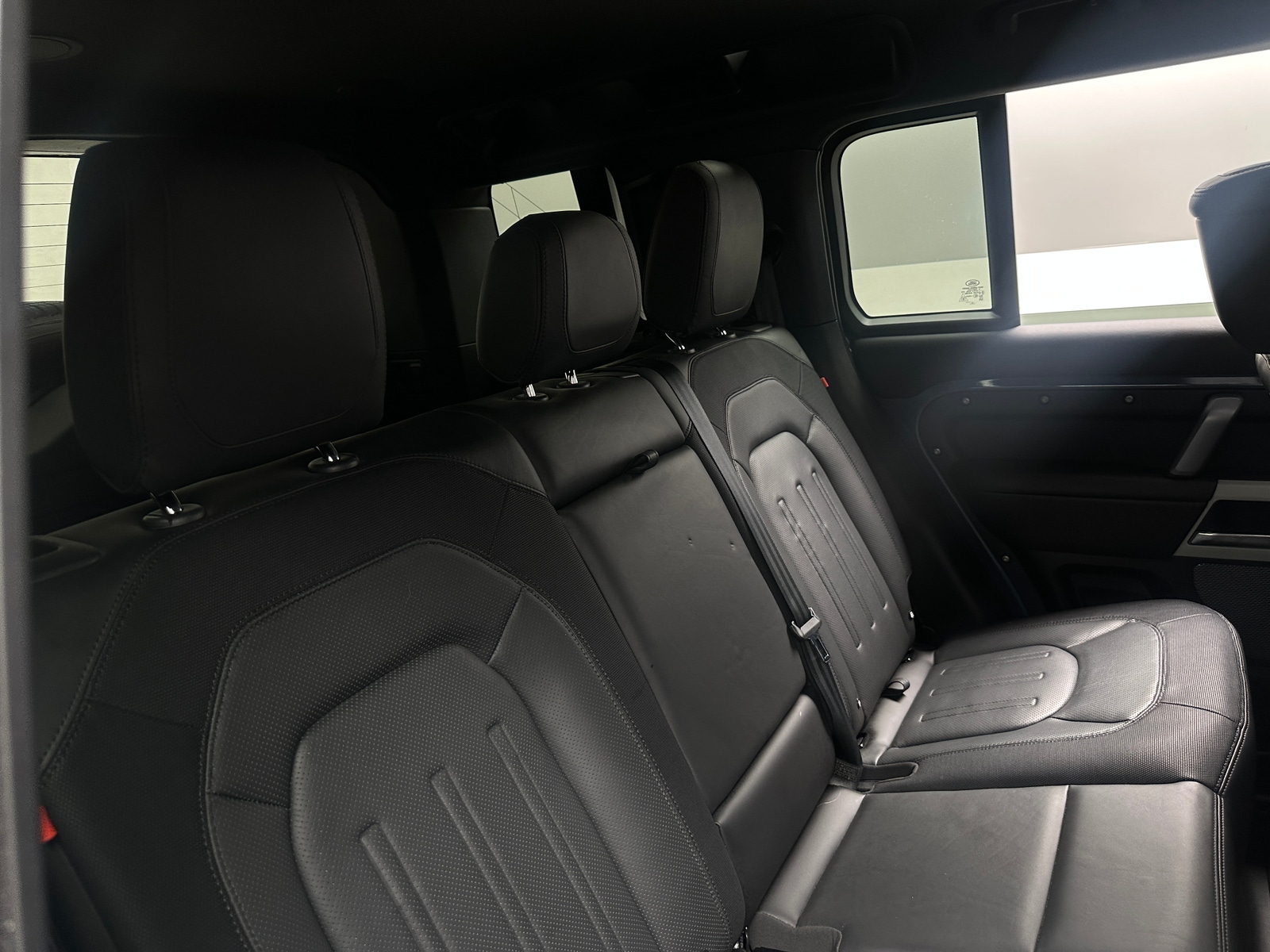 Thumbnail: 2022 Land Rover Defender - 5