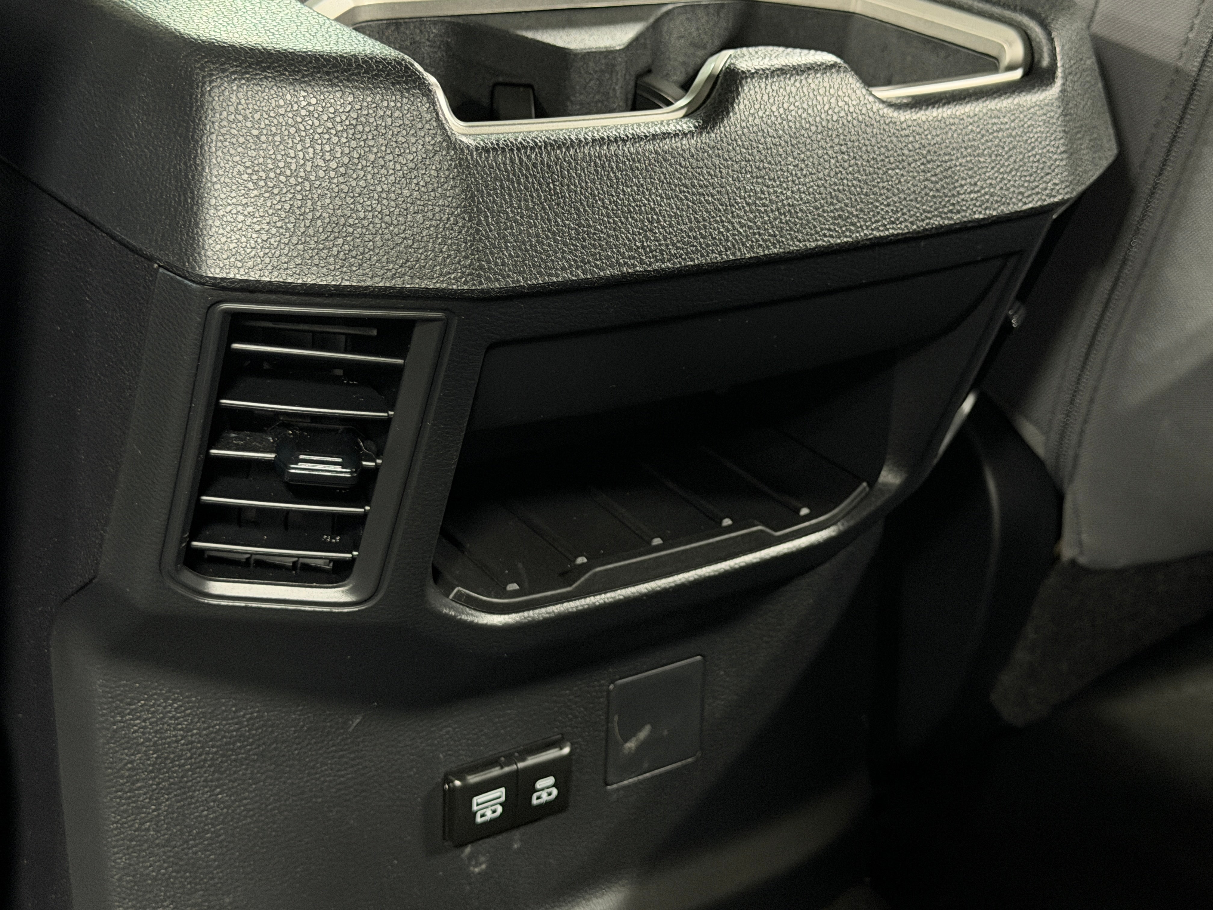 2024 Toyota Tundra SR5 - Photo 8