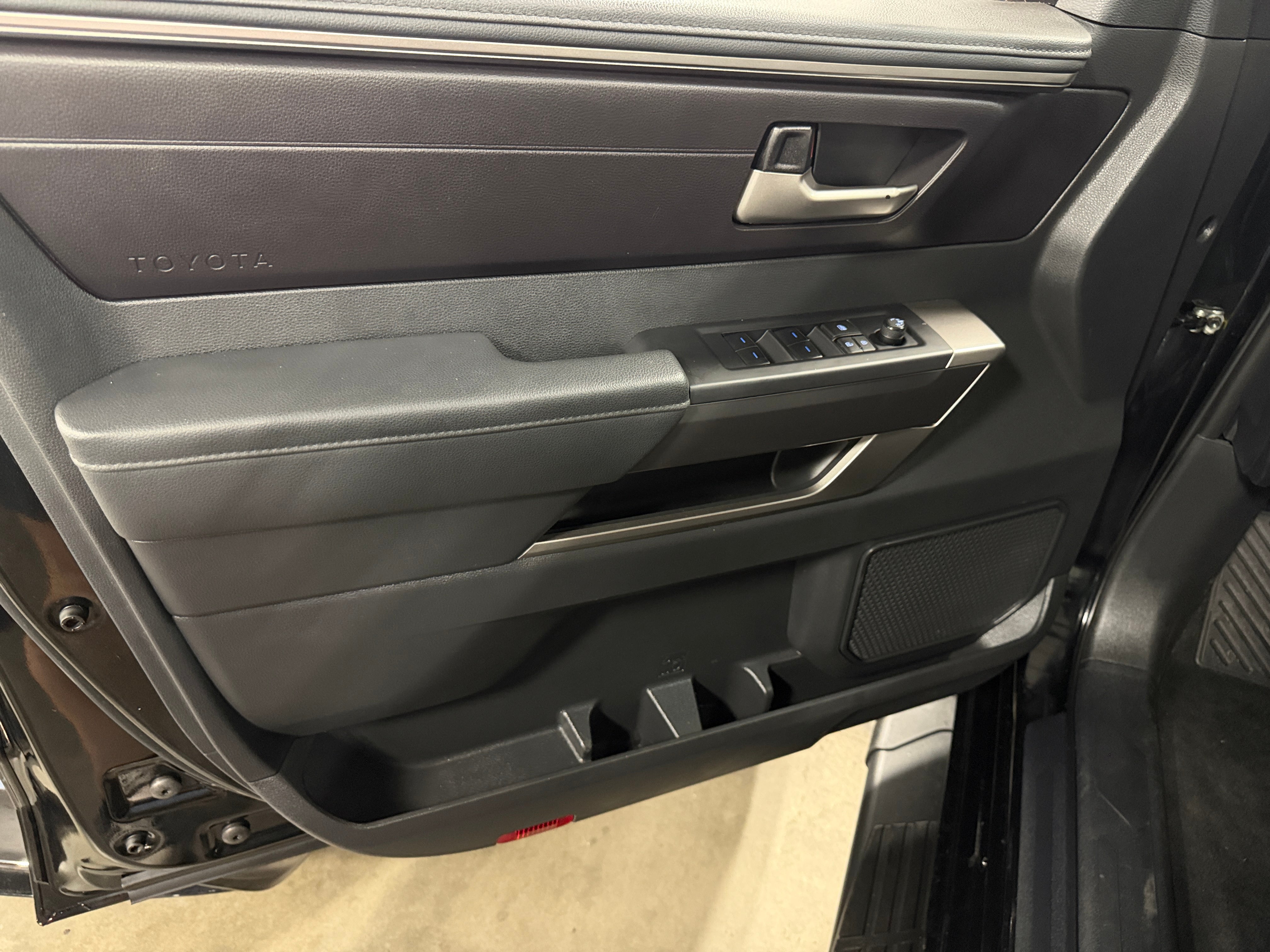 2024 Toyota Tundra SR5 - Photo 2