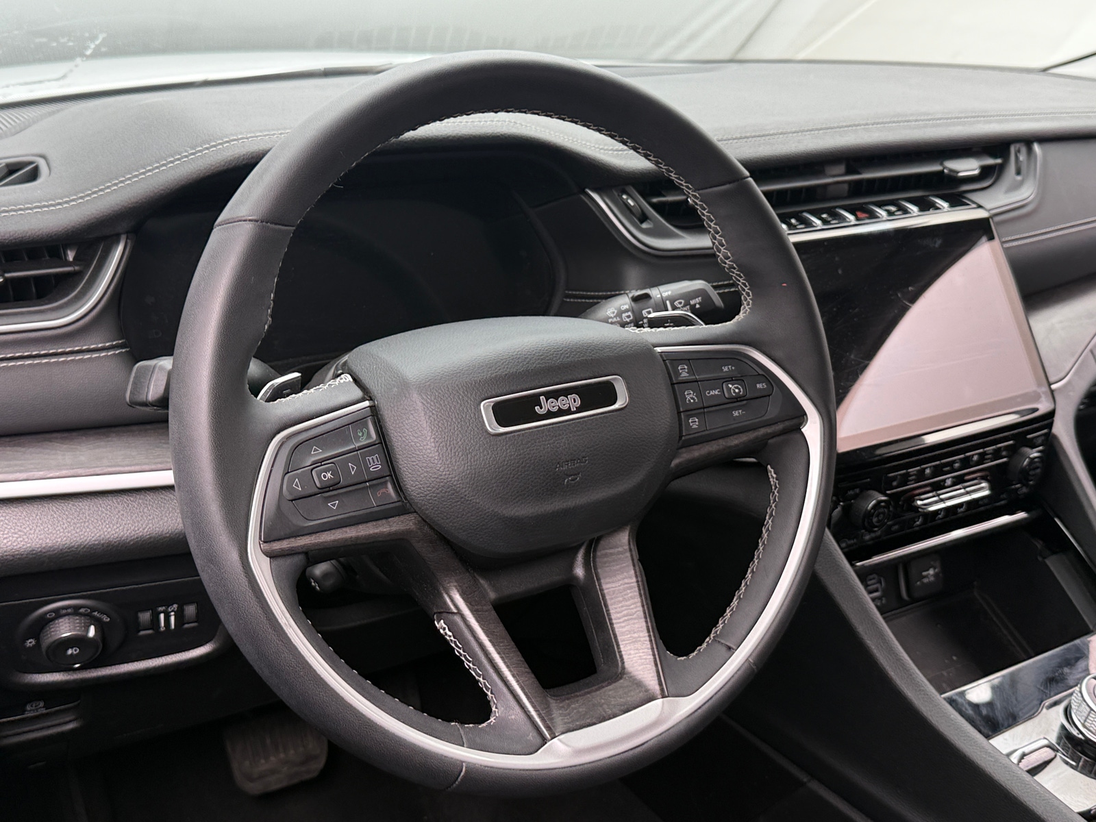 Thumbnail: 2023 Jeep Grand Cherokee L - 4