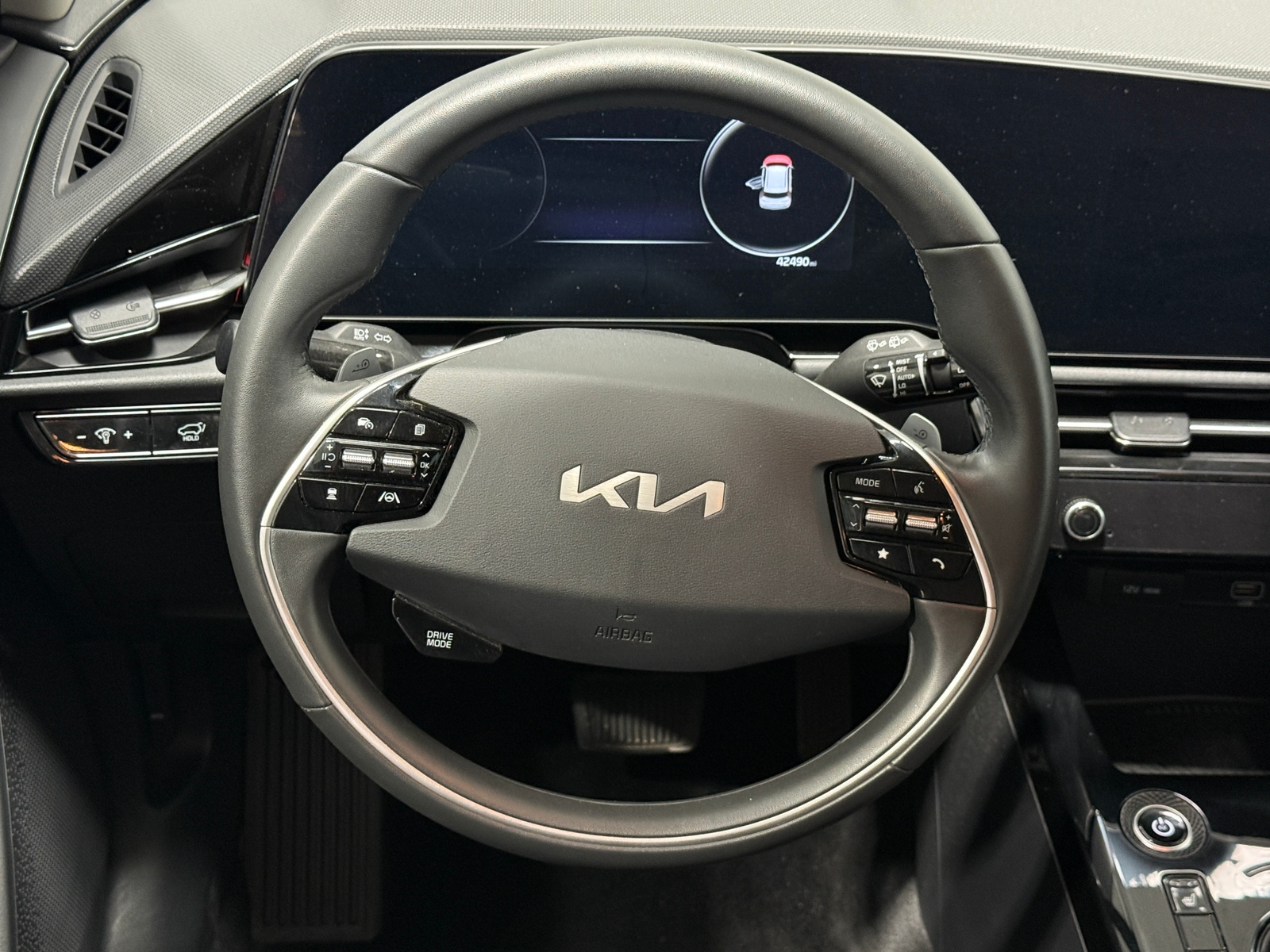 Thumbnail: 2023 Kia Niro - 5