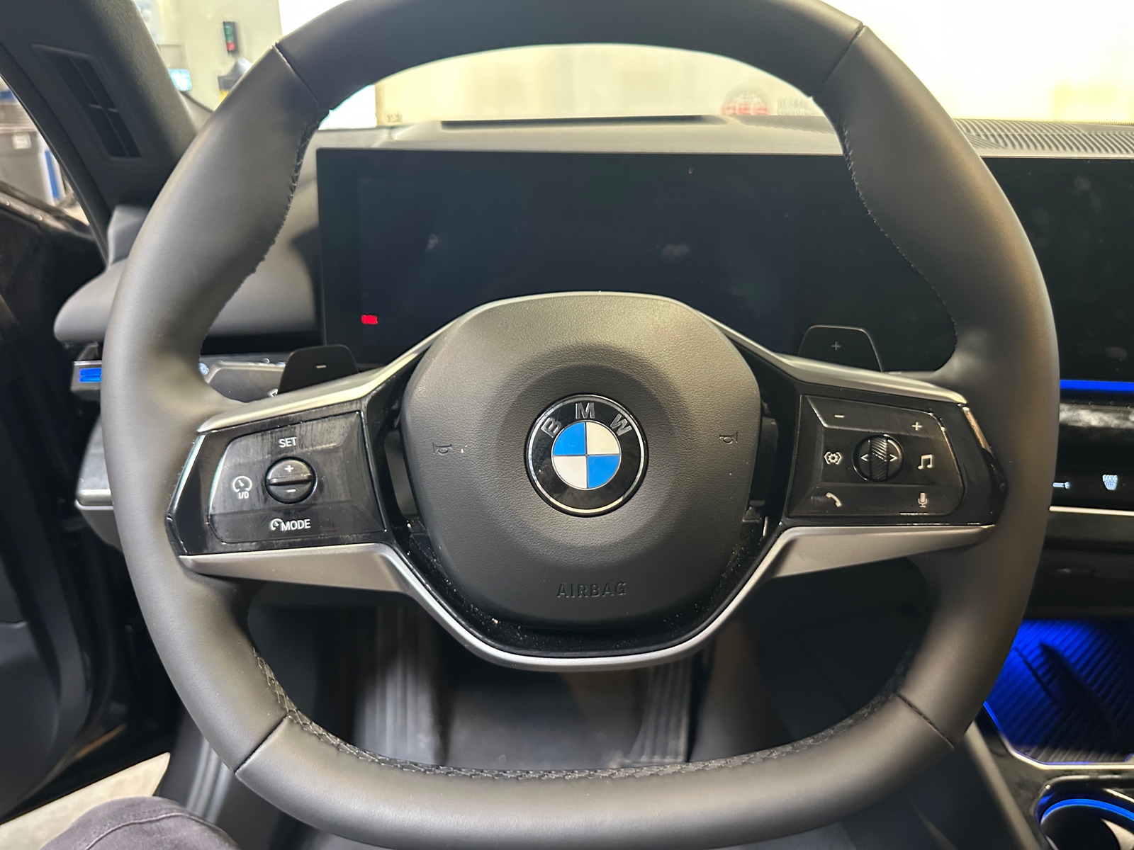 Thumbnail: 2026 BMW 5 Series - 4