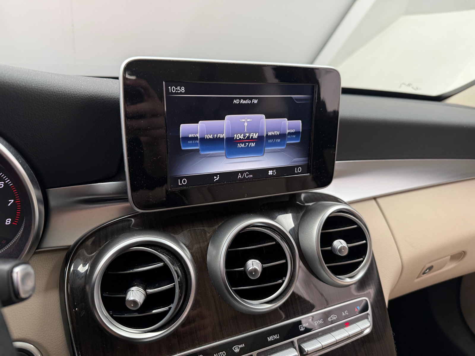 Thumbnail: 2017 Mercedes-Benz C-Class - 3