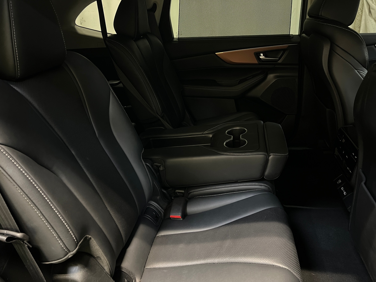 Thumbnail: 2022 Acura MDX - 5