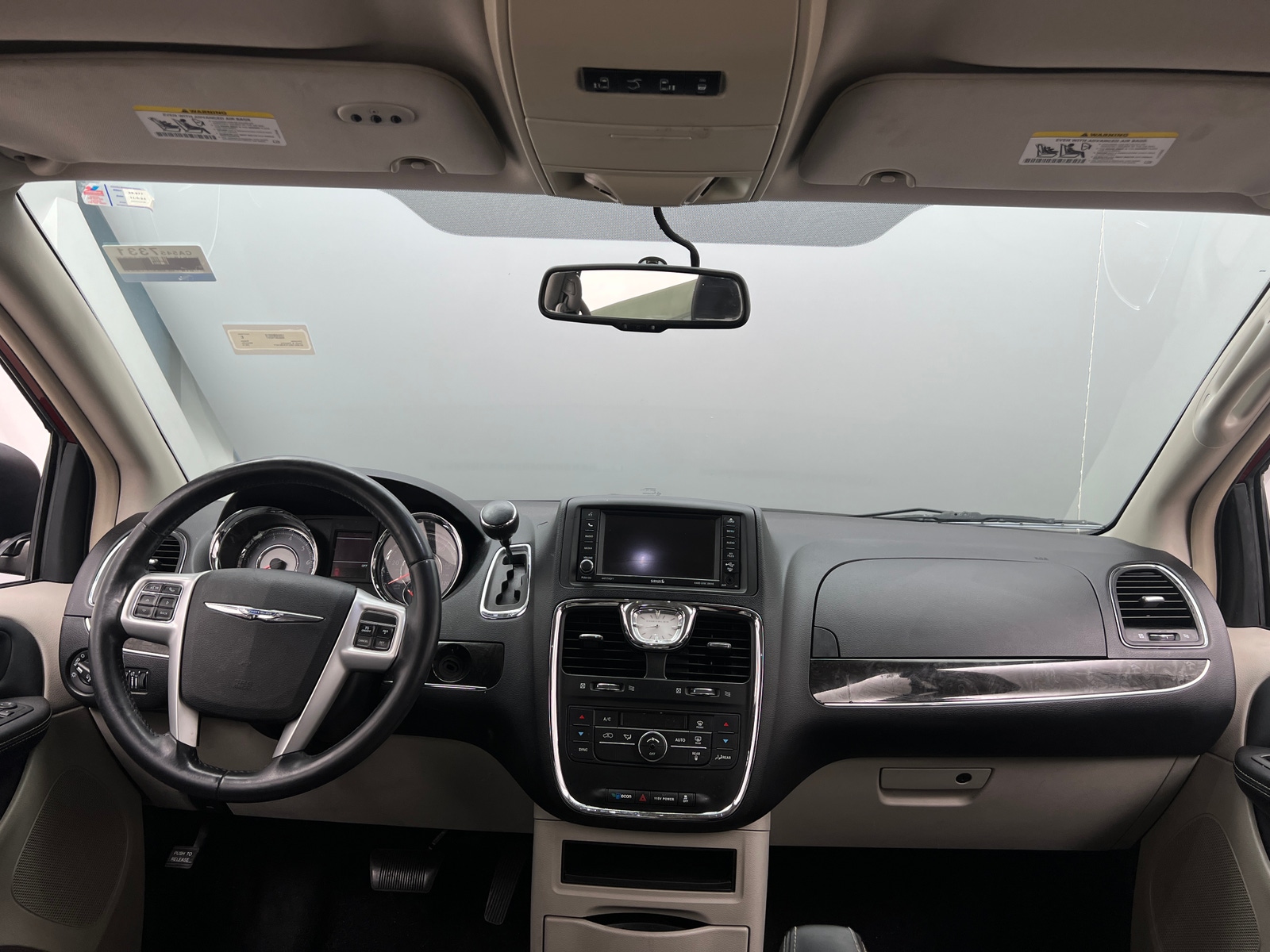 Thumbnail: 2014 Chrysler Town & Country - 2