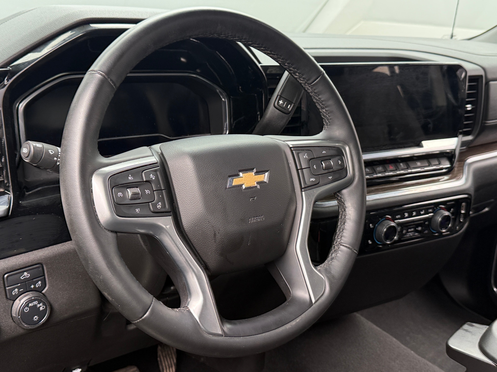 Thumbnail: 2024 Chevrolet Silverado 1500 - 5