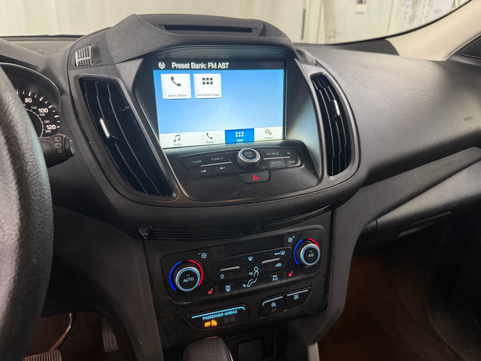 Thumbnail: 2018 Ford Escape - 4