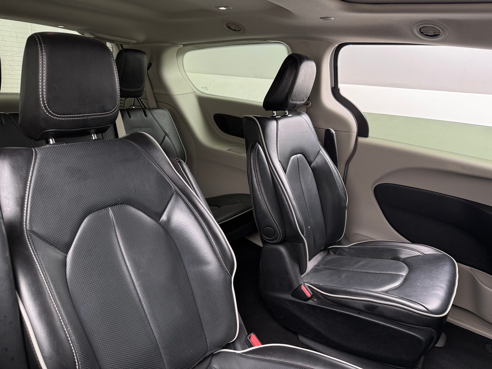 Thumbnail: 2023 Chrysler Pacifica - 5