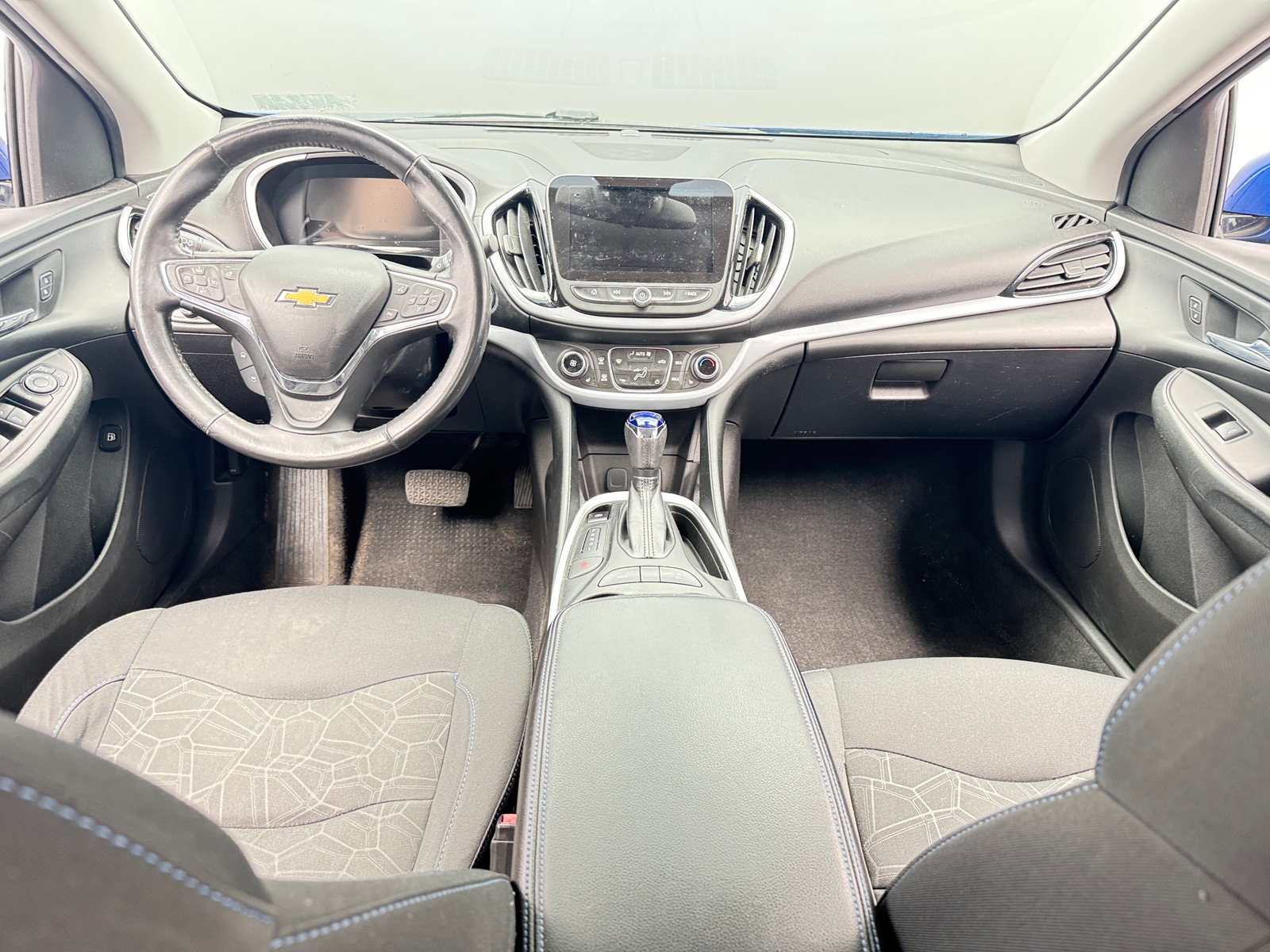 Thumbnail: 2017 Chevrolet Volt - 3