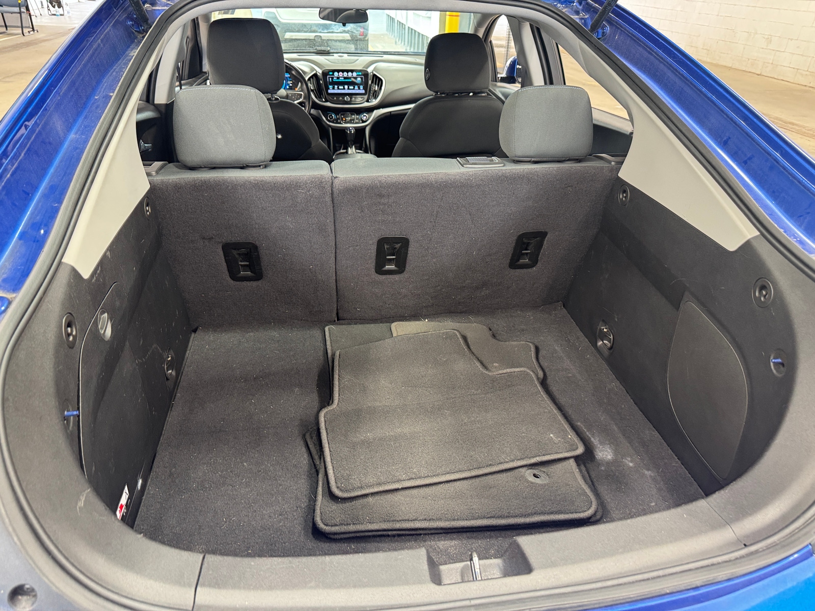 Thumbnail: 2017 Chevrolet Volt - 7