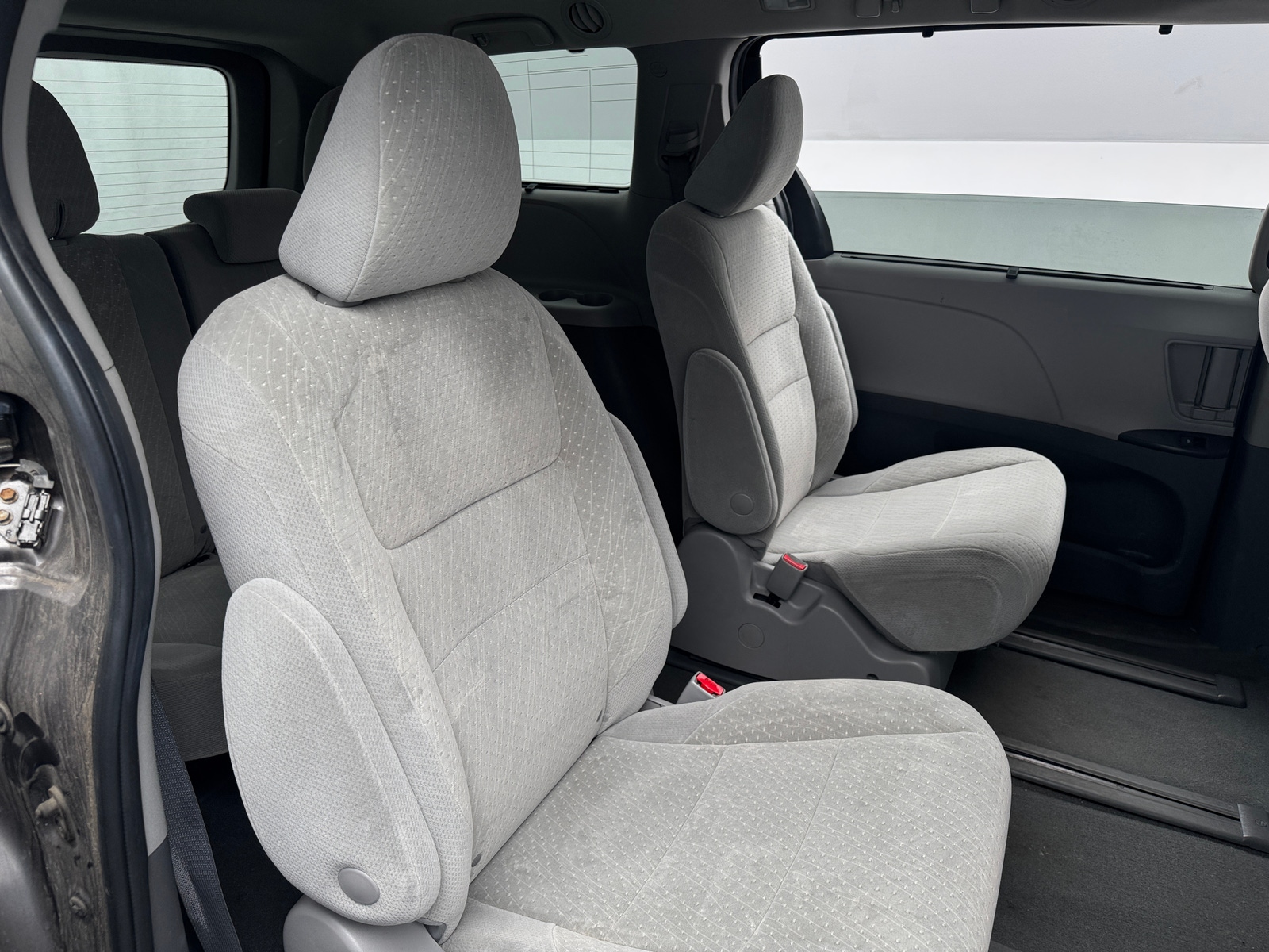 Thumbnail: 2020 Toyota Sienna - 6