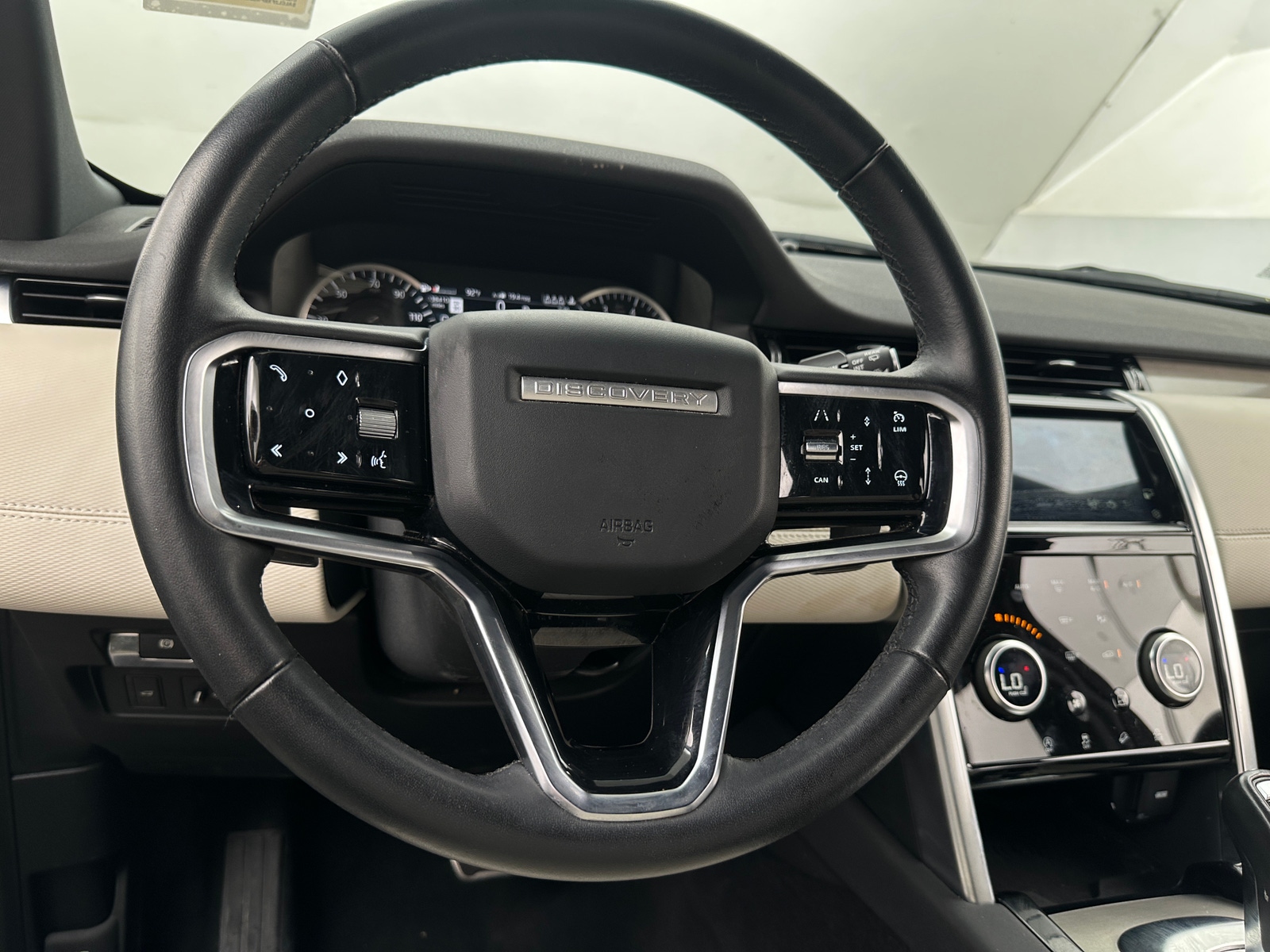 Thumbnail: 2023 Land Rover Discovery Sport - 4