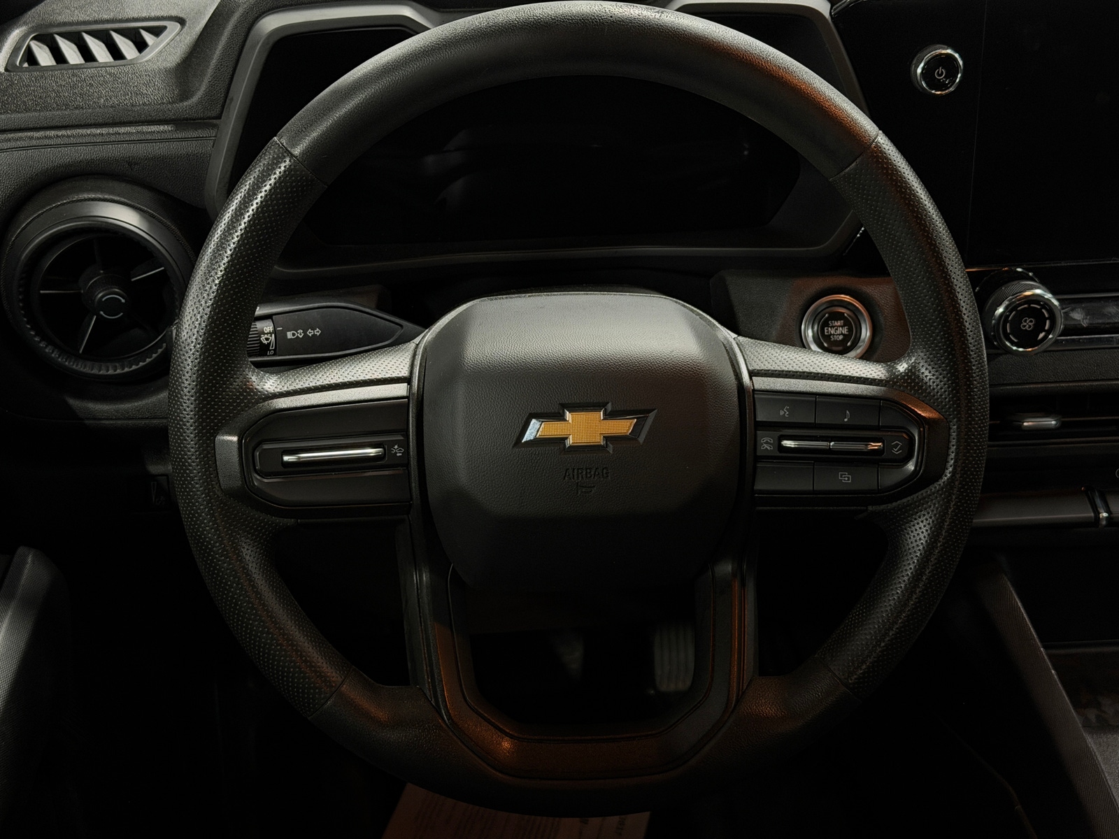 Thumbnail: 2023 Chevrolet Colorado - 5