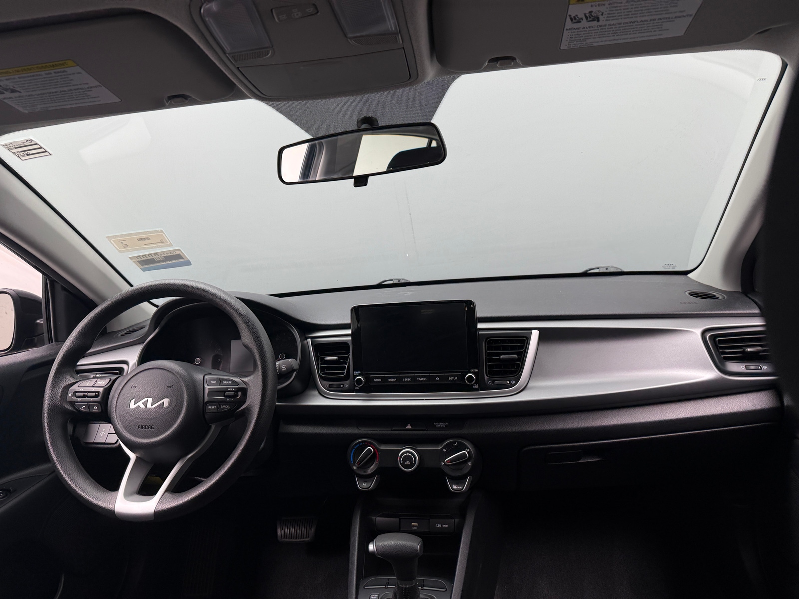 Thumbnail: 2023 Kia Rio - 3