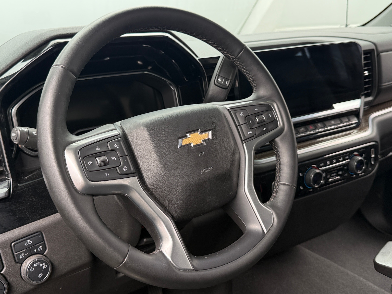 Thumbnail: 2024 Chevrolet Silverado 1500 - 5