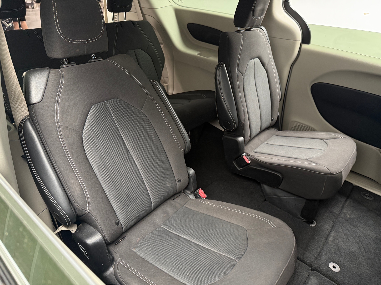 Thumbnail: 2023 Chrysler Voyager - 6